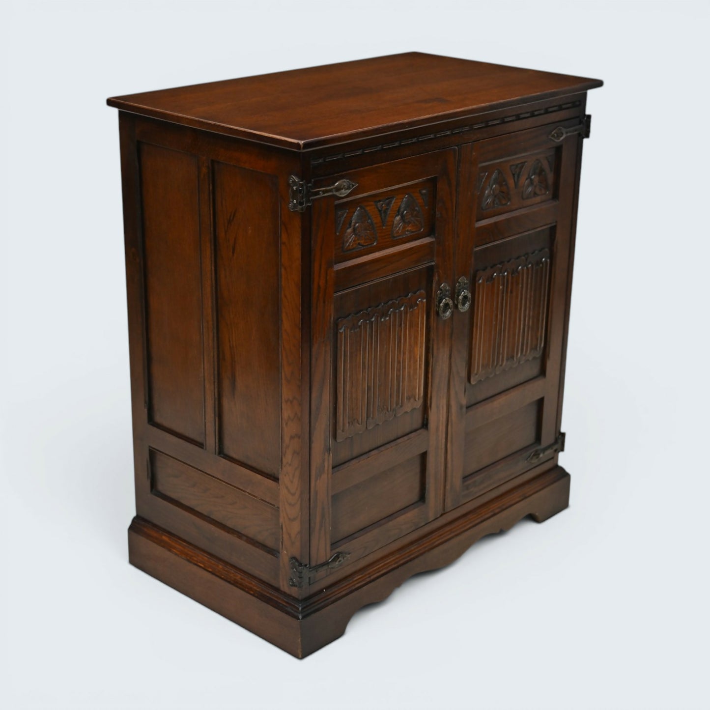 Old Charm Oak TV Video Cabinet Cupboard Light Oak Model 2053 FREE UK Delivery