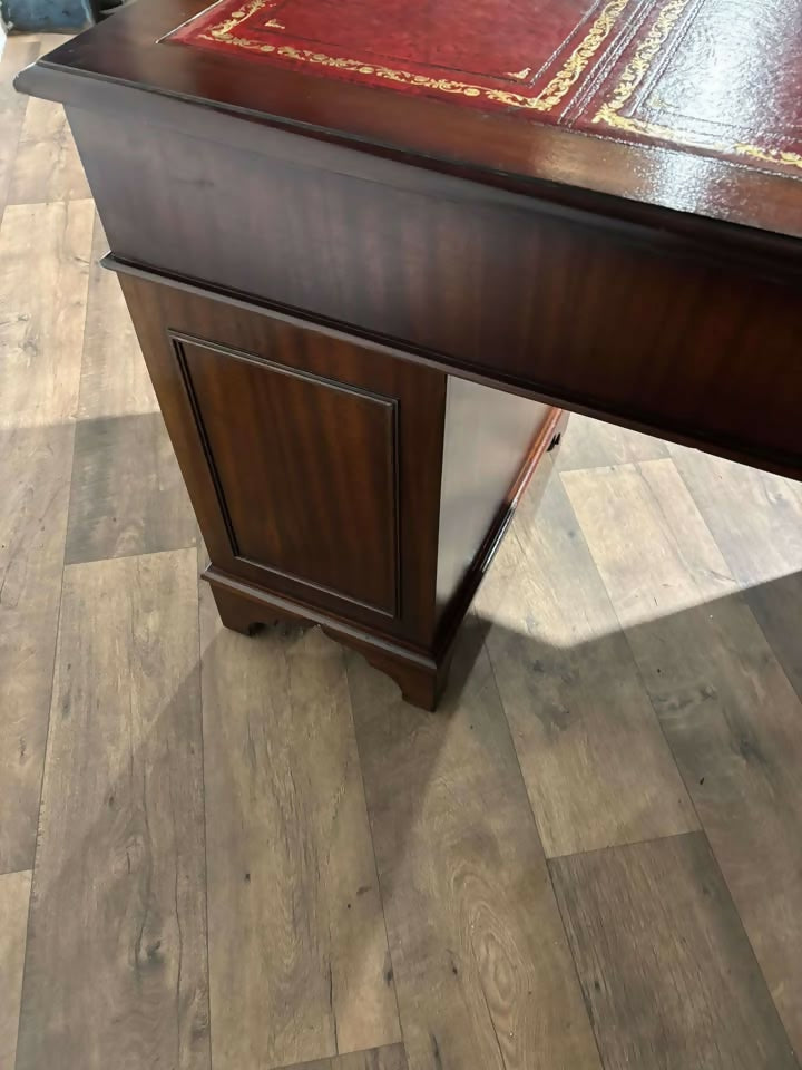 Vintage Mahogany Pedestal Desk99