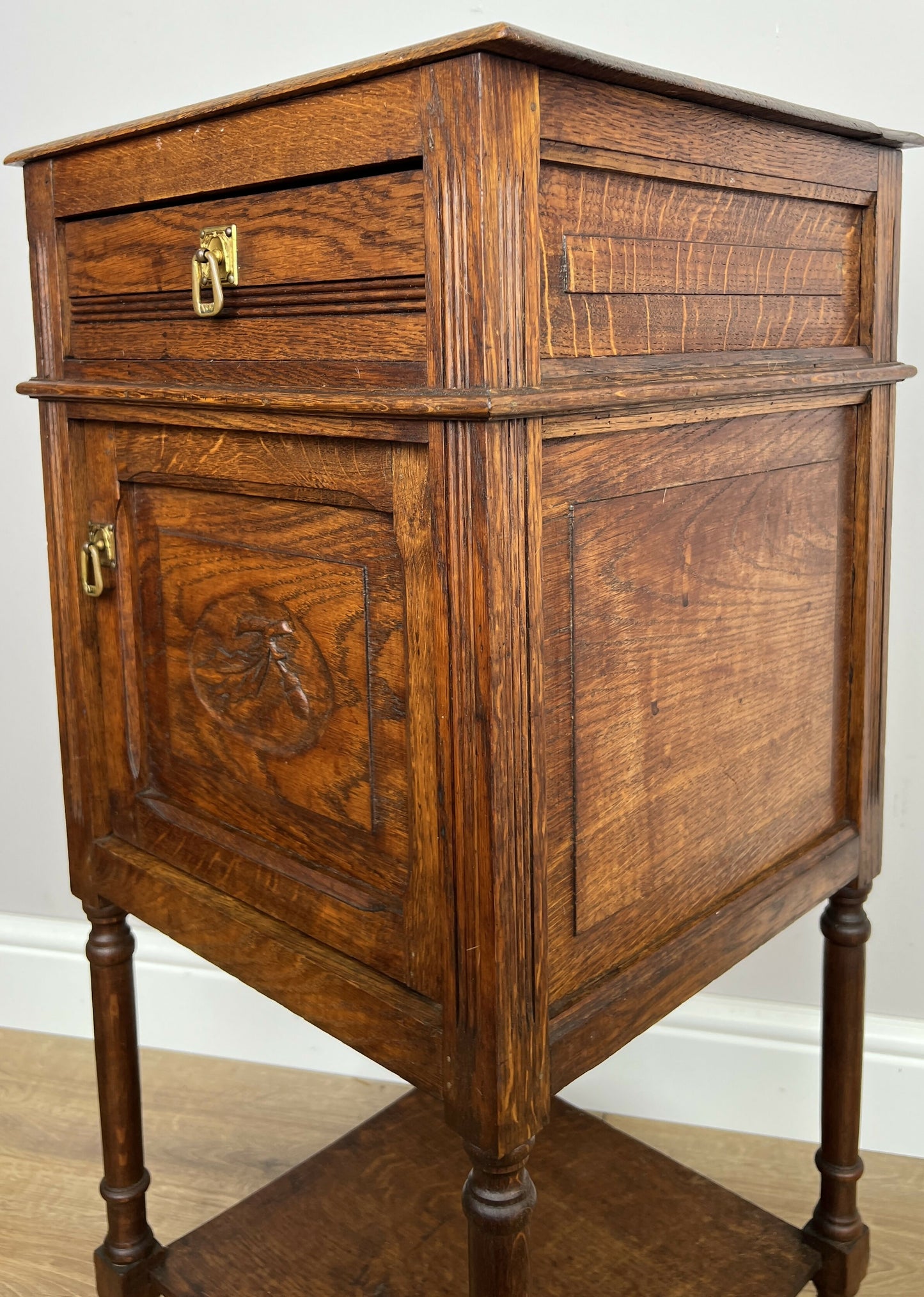 Bedside Table Antique French Style Oak Cabinet Carved Nightstand LOT 6393
