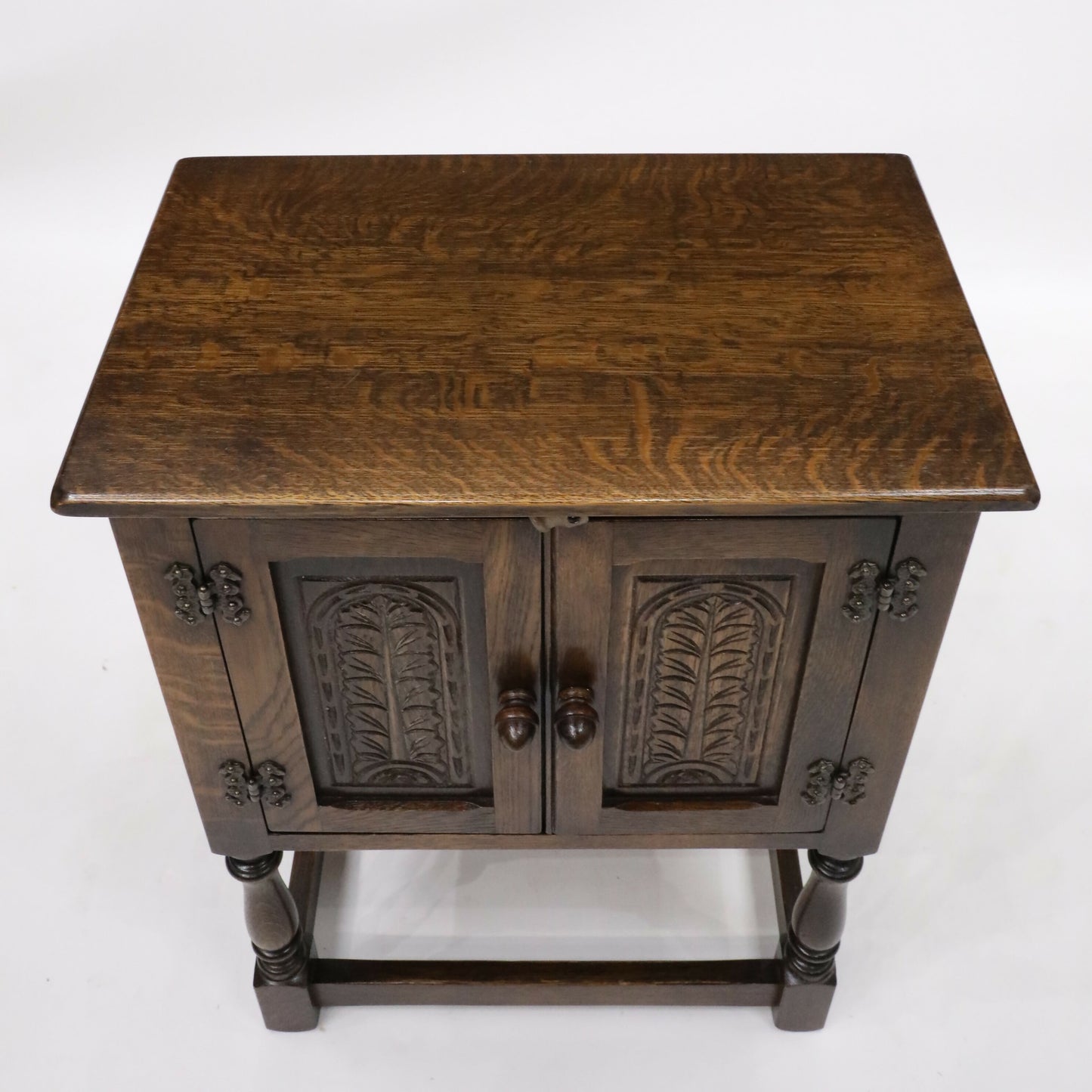 Old Charm Style Oak Pedestal Cupboard Bedside Cabinet Carved Doors FREE DELIVERY. SBR9516/0209D