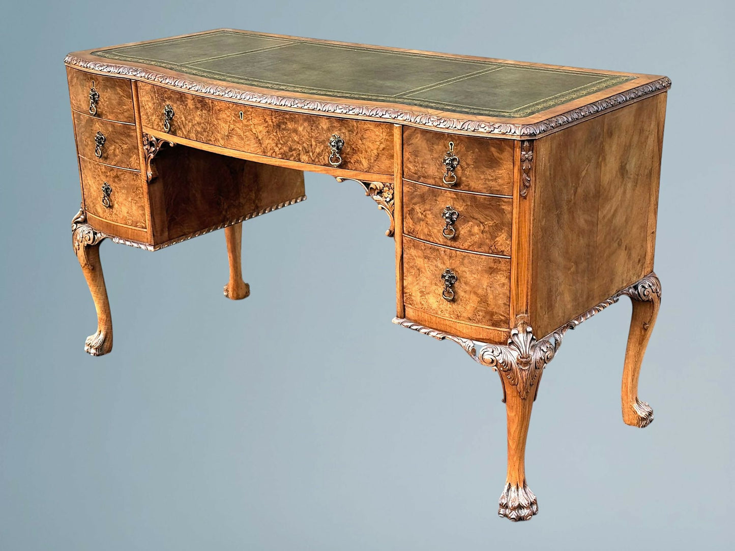 Good Quality Burr Walnut Writing Desk / Writing Table