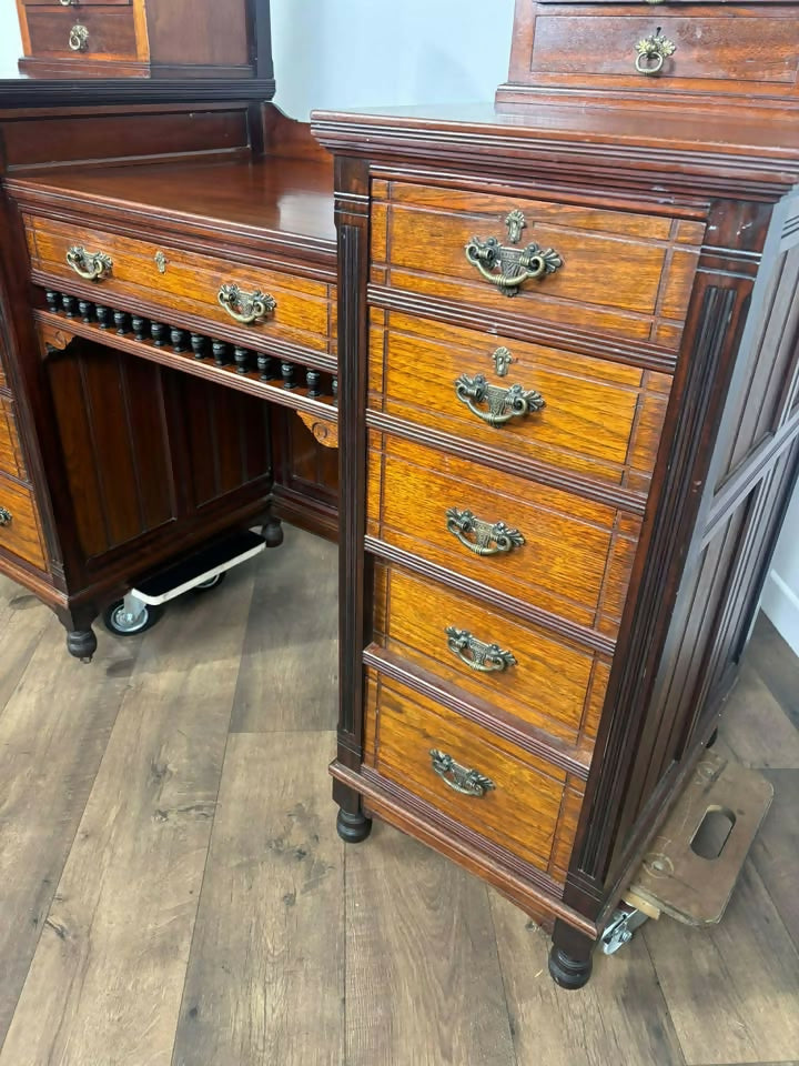 Edwardian Pedestal Red Walnut Dressing Table with Mirror
