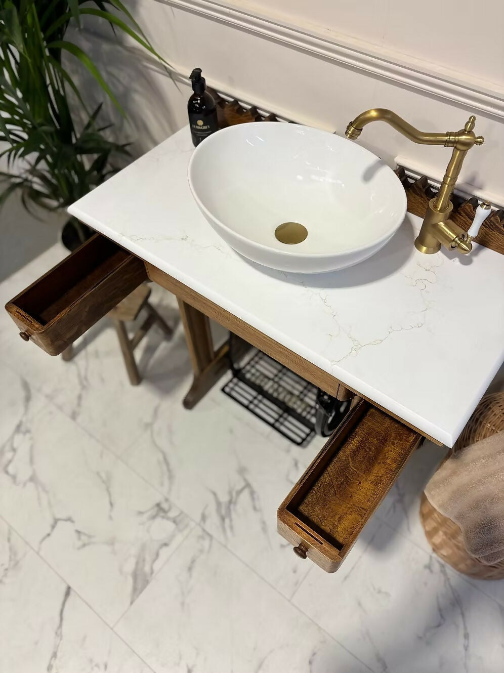 Traditional Bathroom Vanity Unit - Lady Jane Grey