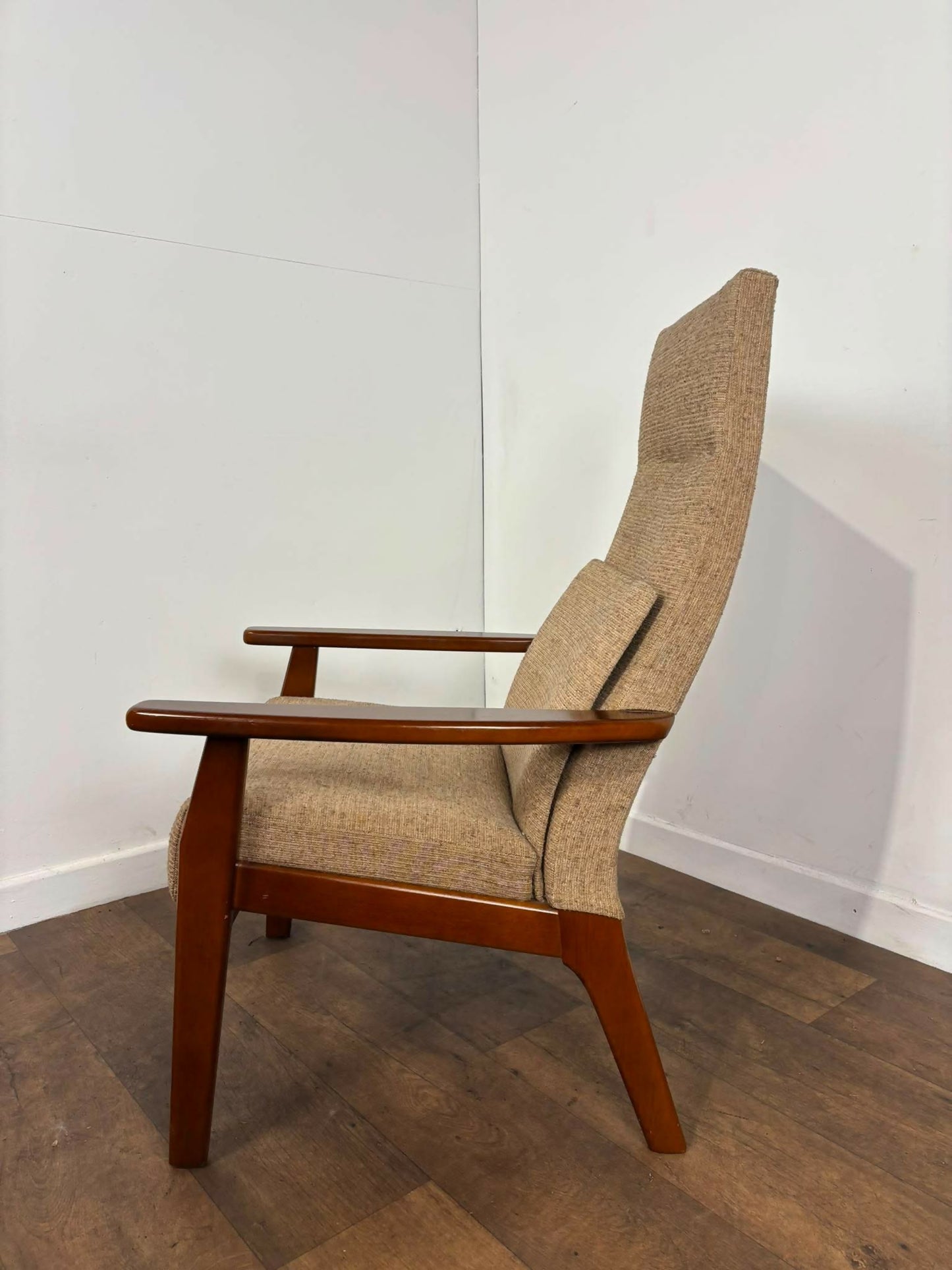 Vintage Parker Knoll Oak Armchair – Model PK1067-70