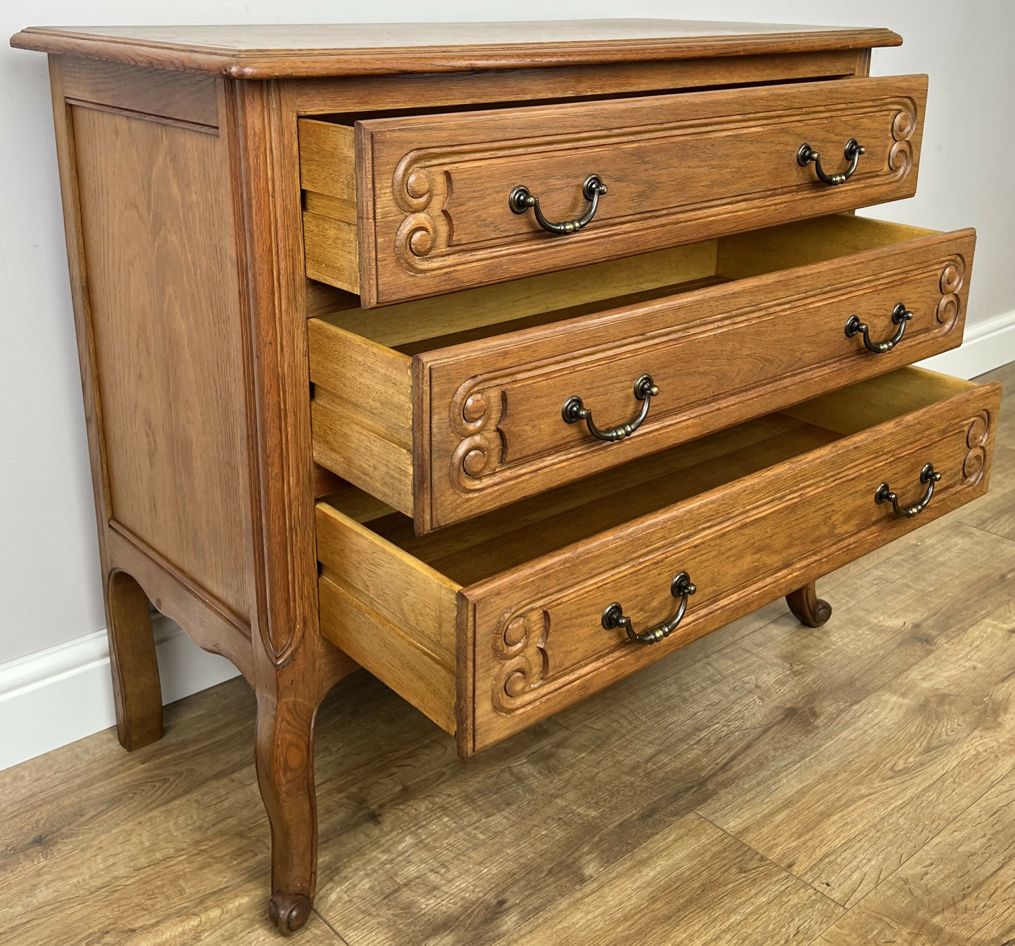 Chest of Drawers Vintage French Louis Oak 3 Drawers Carved Cabinet LOT 6250