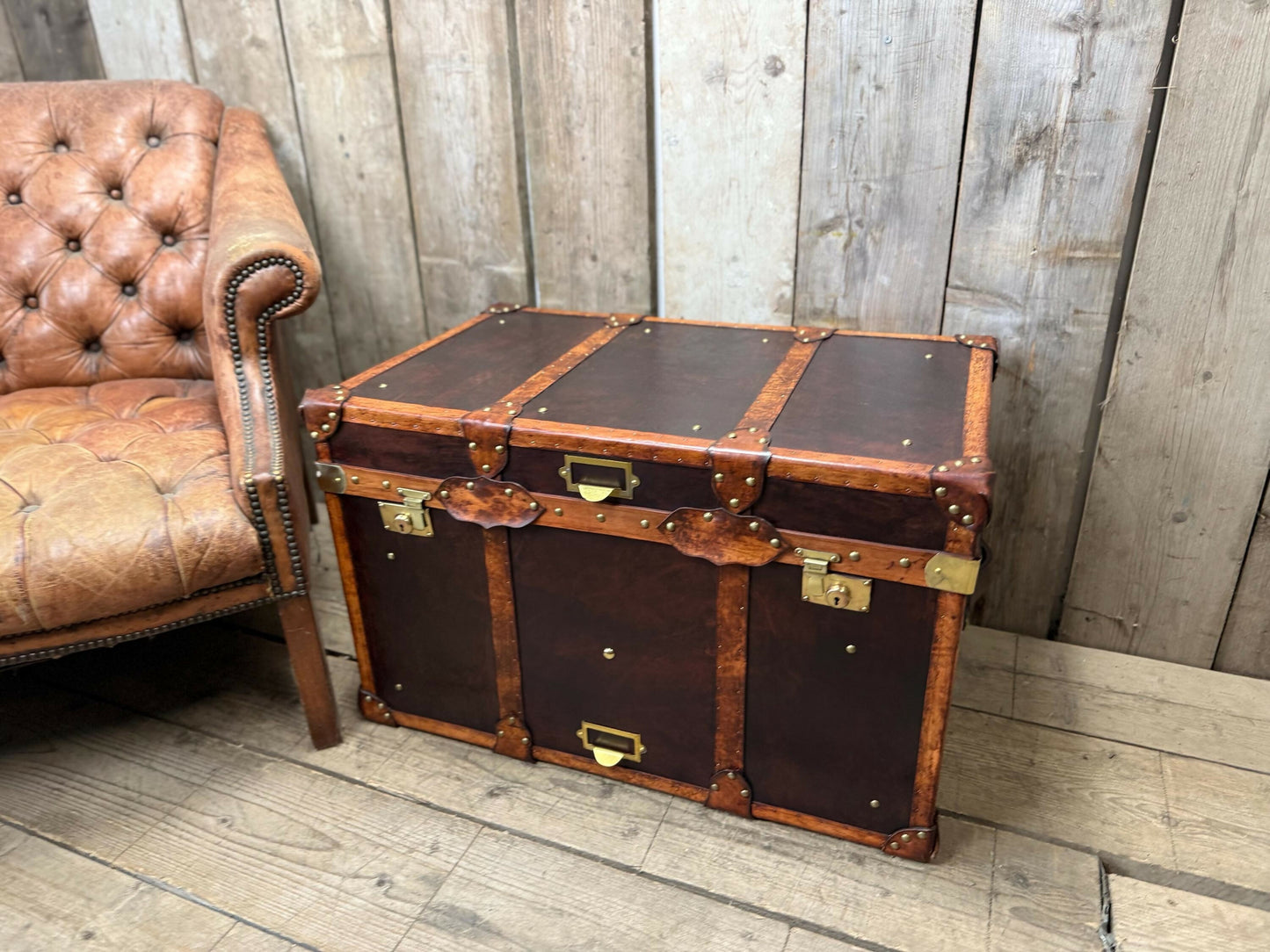 Vintage storage trunk chestnut brown leather