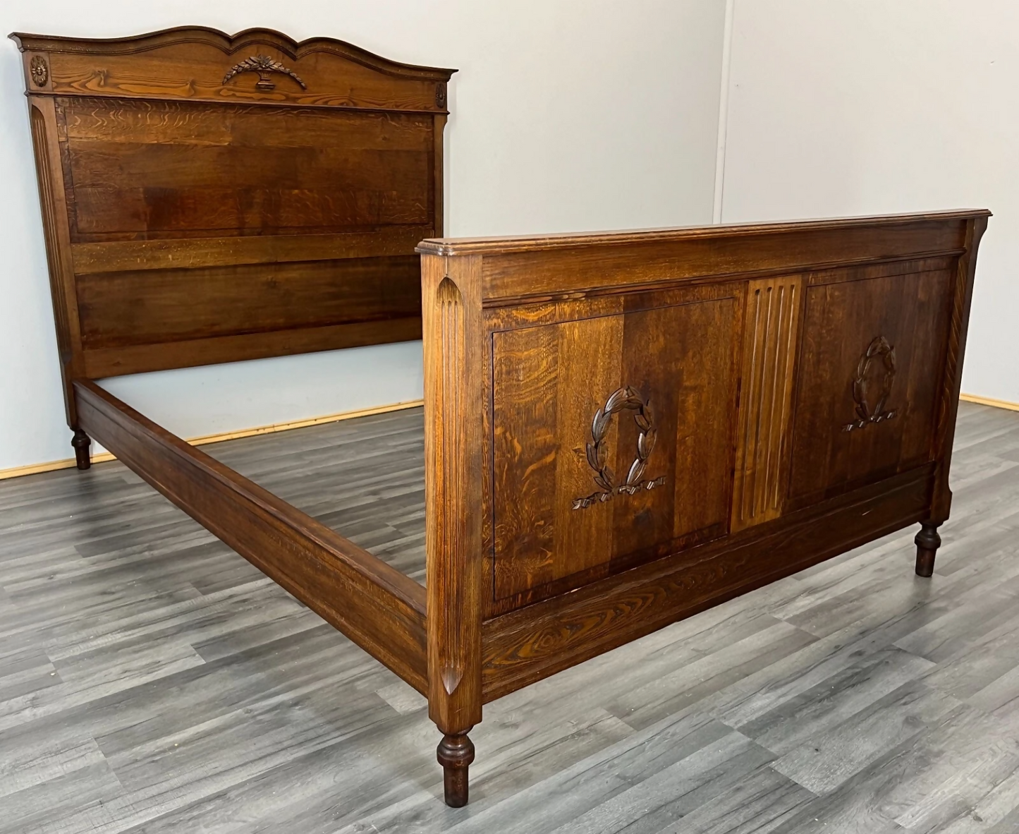 Bed Antique French Style Double Bed Wood Frame Carved Headboard LOT 3239