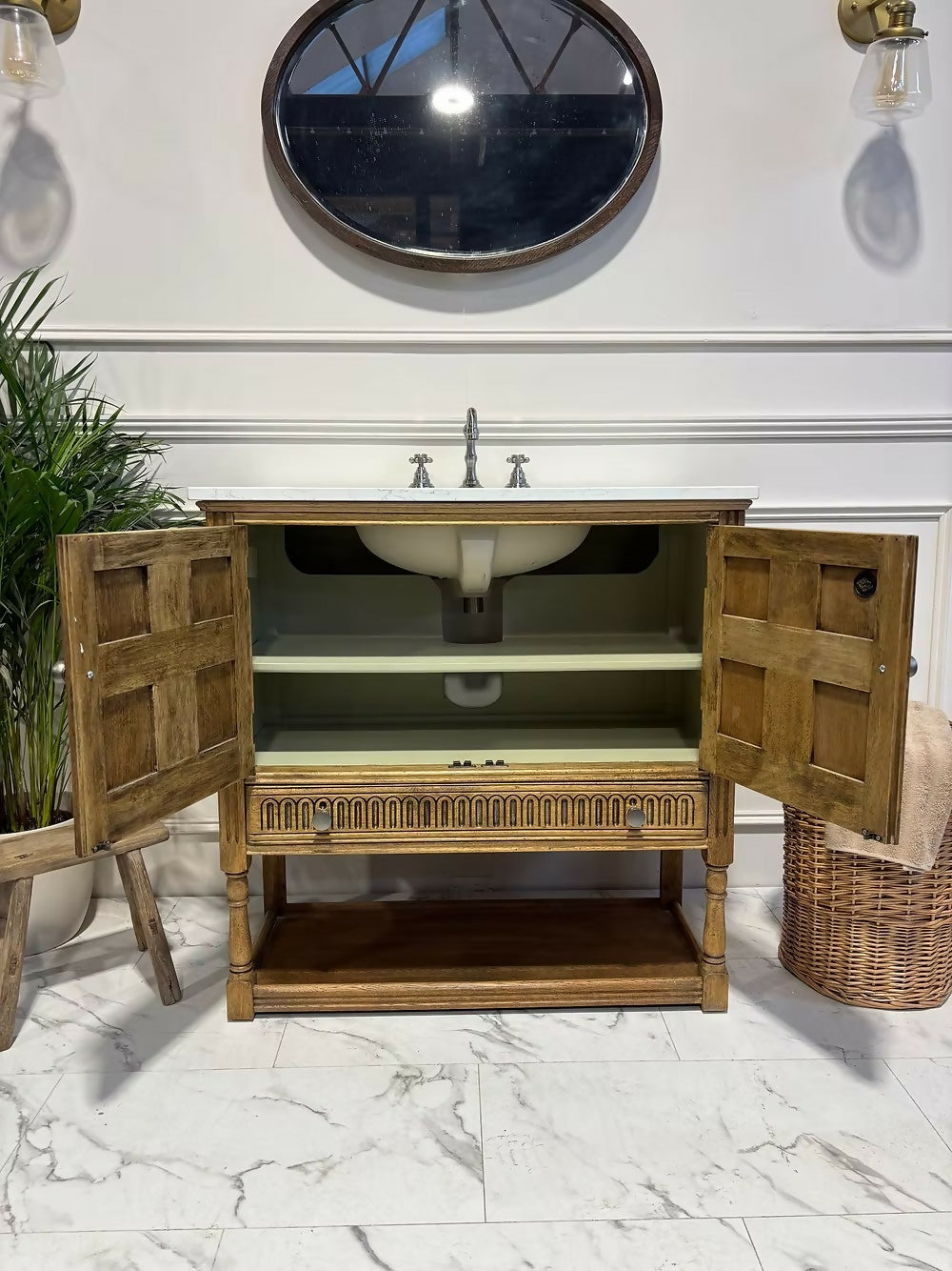 Traditional Bathroom Vintage Vanity Unit