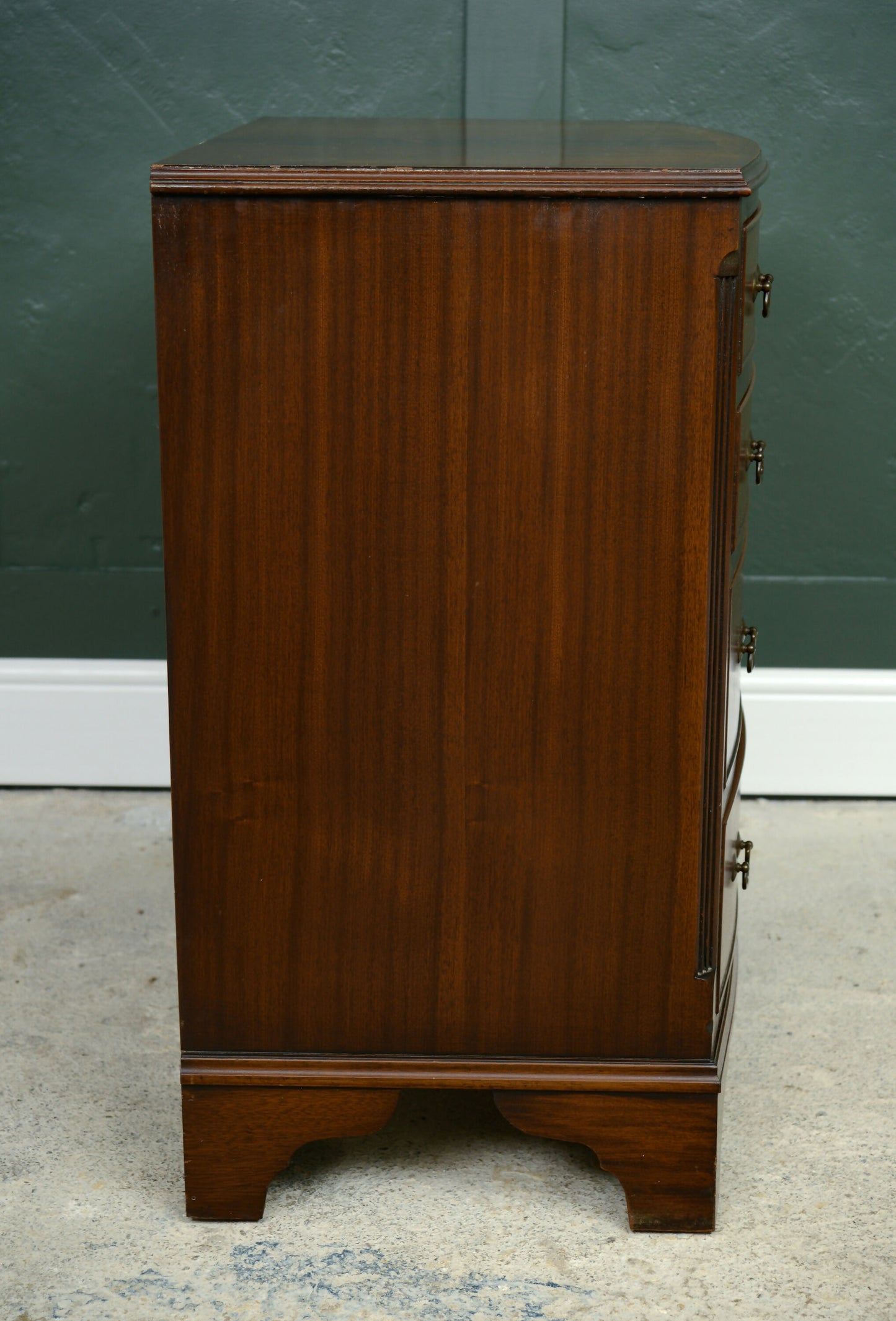 Regency Style Mahogany Chest of Drawers - Bow Fronted