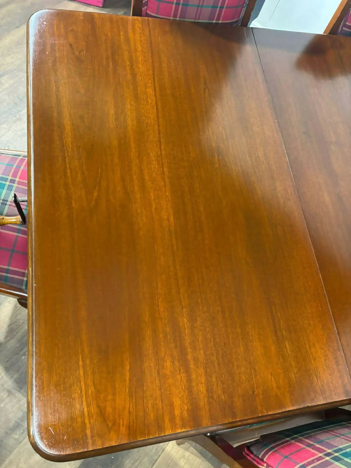 Edwardian Mahogany Wind Out Table Dining Suite