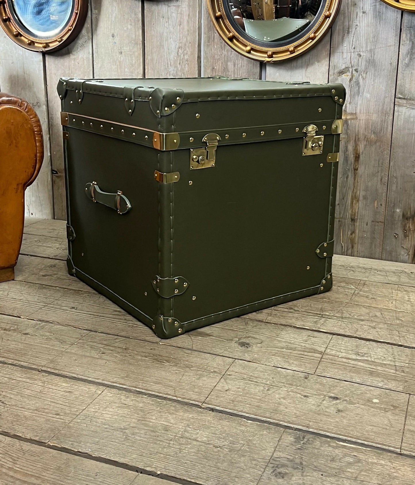 Luxury Leather Olive Green End Table Trunk