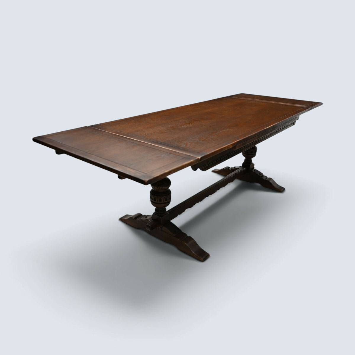 Old Charm Soverign Extending Dining Table Tudor Brown Seats 10 FREE UK Delivery*