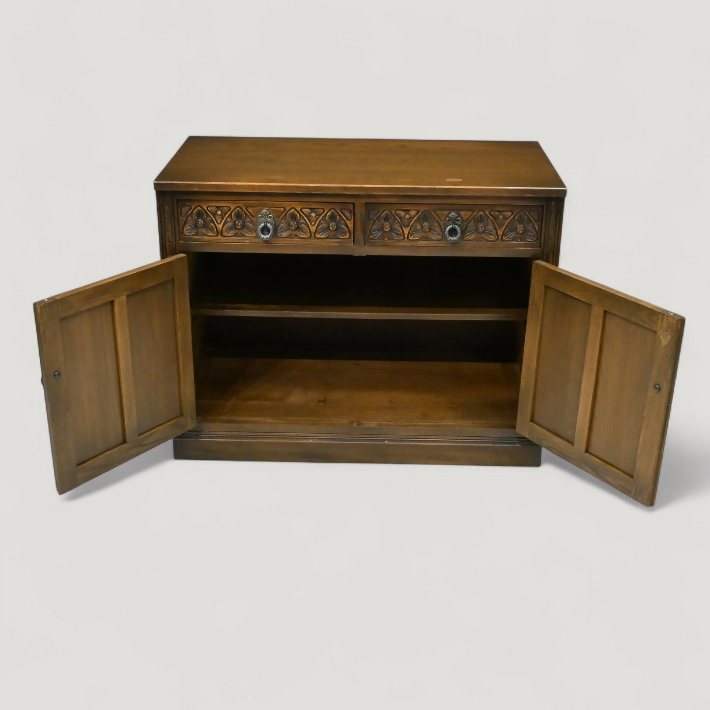 Old Charm Small Oak Sideboard Cupboard & Drawers Light Oak FREE Delivery. SBR10900/0409E