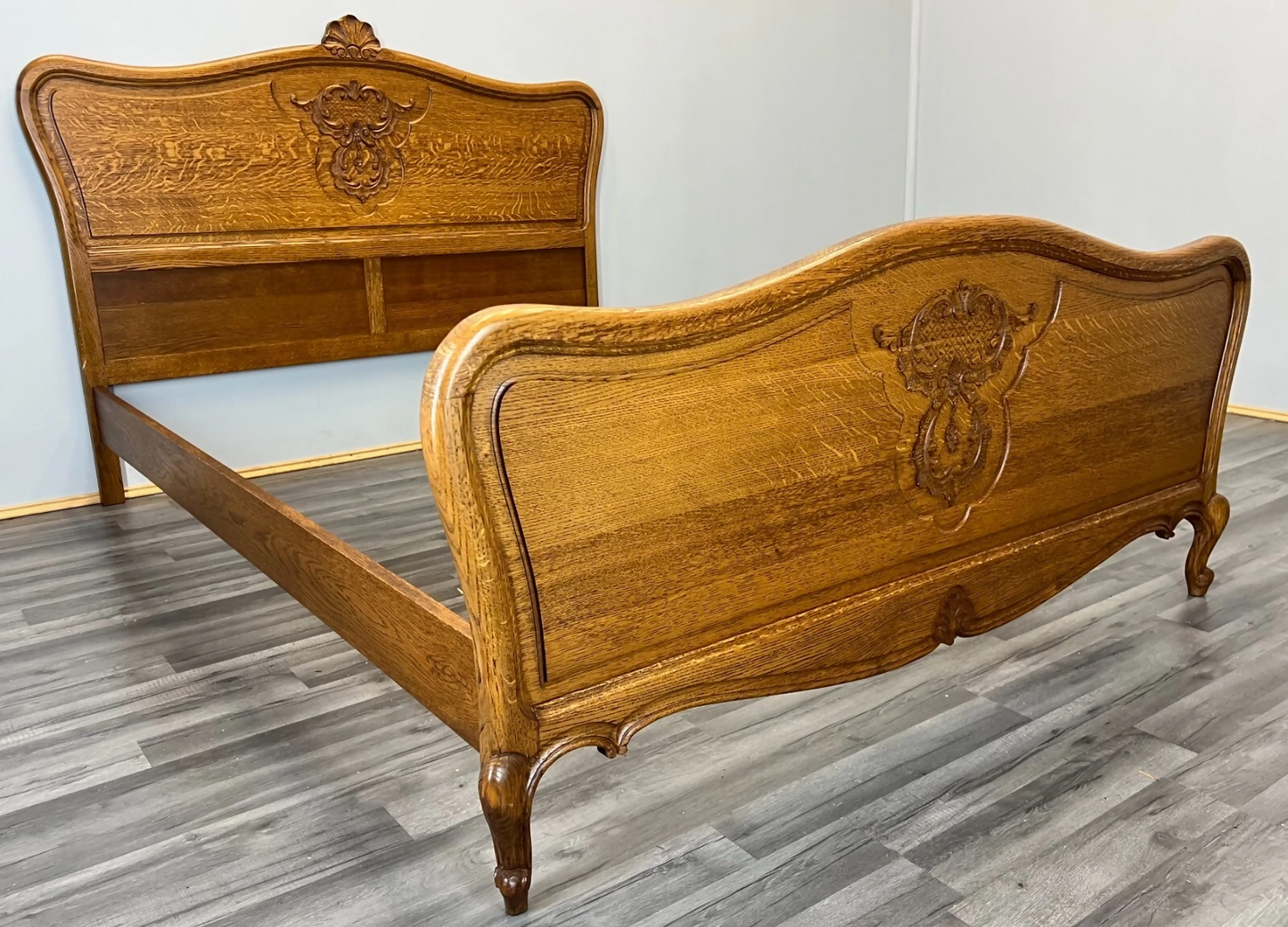 Bed Vintage French Louis XVI Oak Double Bed Frame Carved Headboard LOT 3667