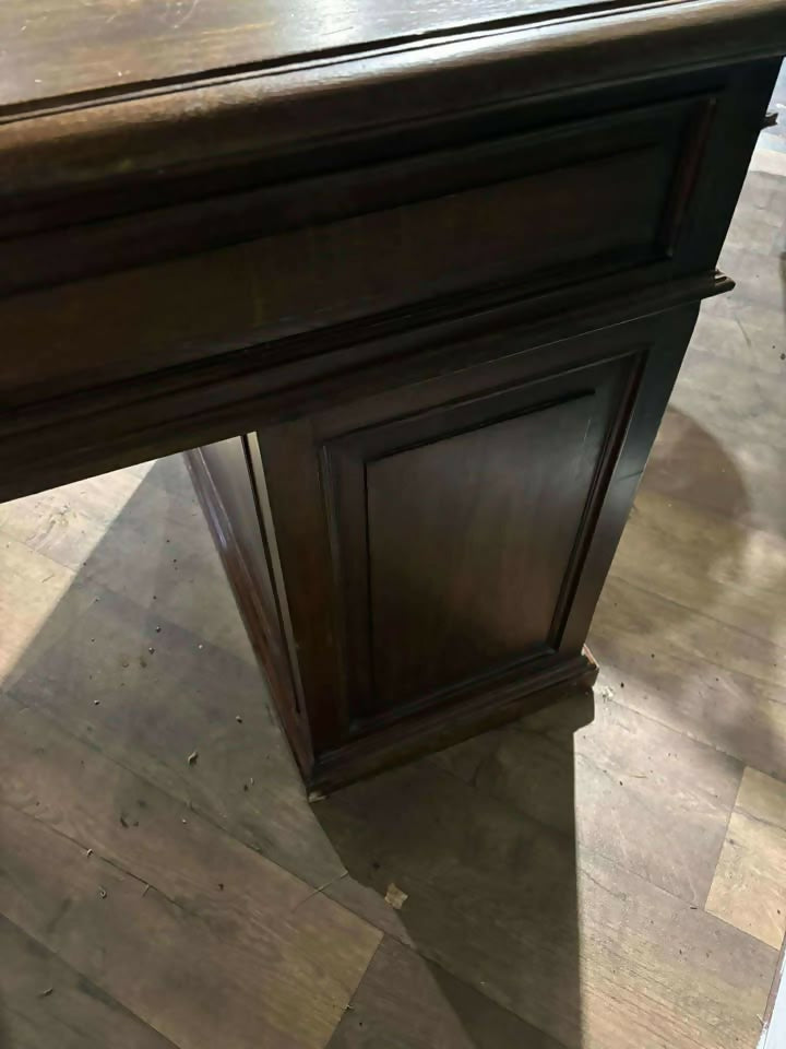 Antique Continental Oak Knee Hole Deskc
