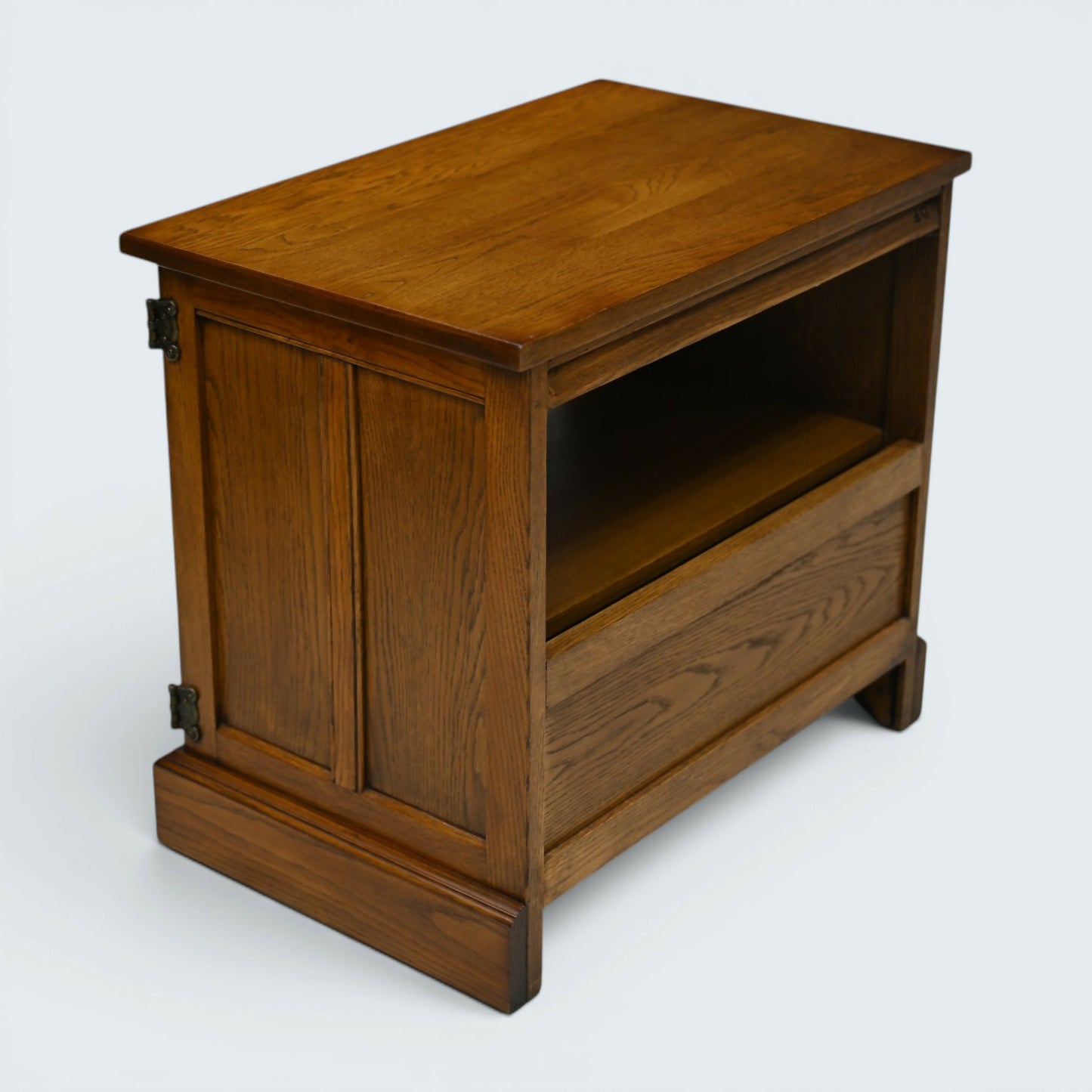 Old Charm TV Stand Video Cabinet Light Oak Made In England Free UK Delivery*