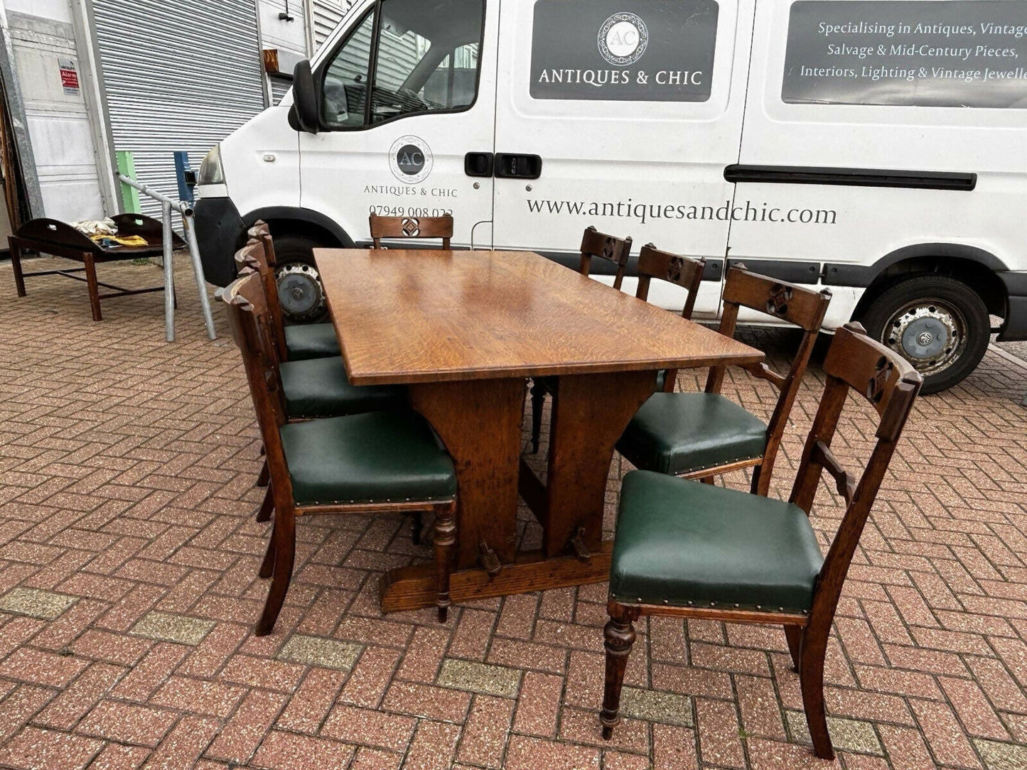 Large Arts & Crafts Light Oak Dining Table & 8 Chairs. Superb Quality.
