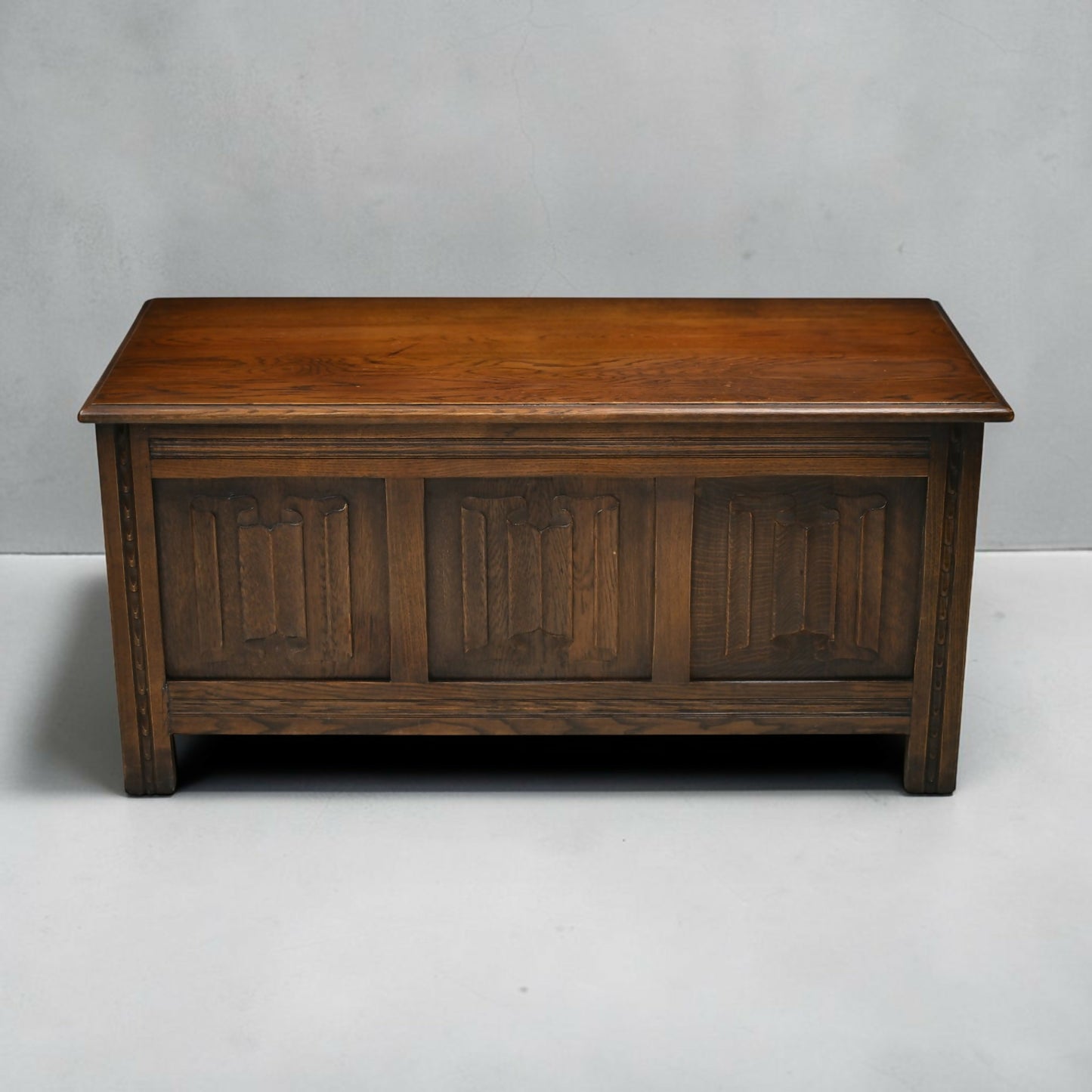 Oak Blanket Box /Chest Coffee Table Linenfold Front Lift Up Top FREE UK Delivery