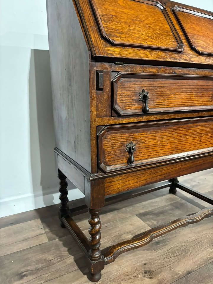 Vintage 1920s Oak Bureau Chest8