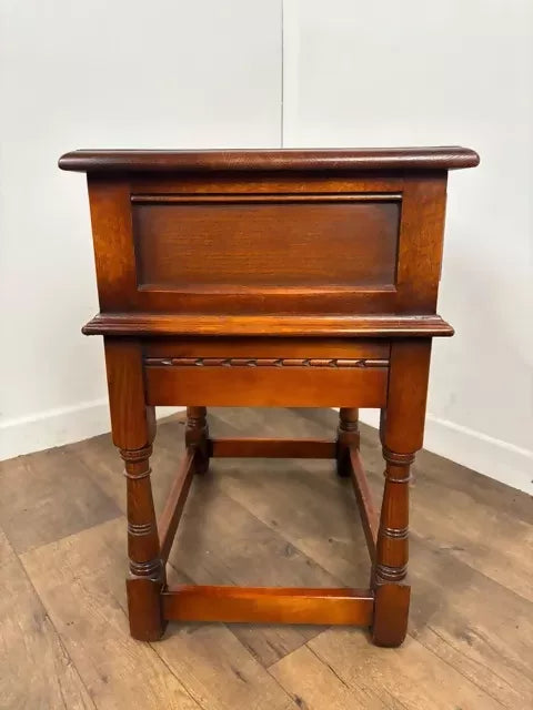 Reproduction ‘Old Charm’ Carved Oak Side Table / Lamp Table with Drawer