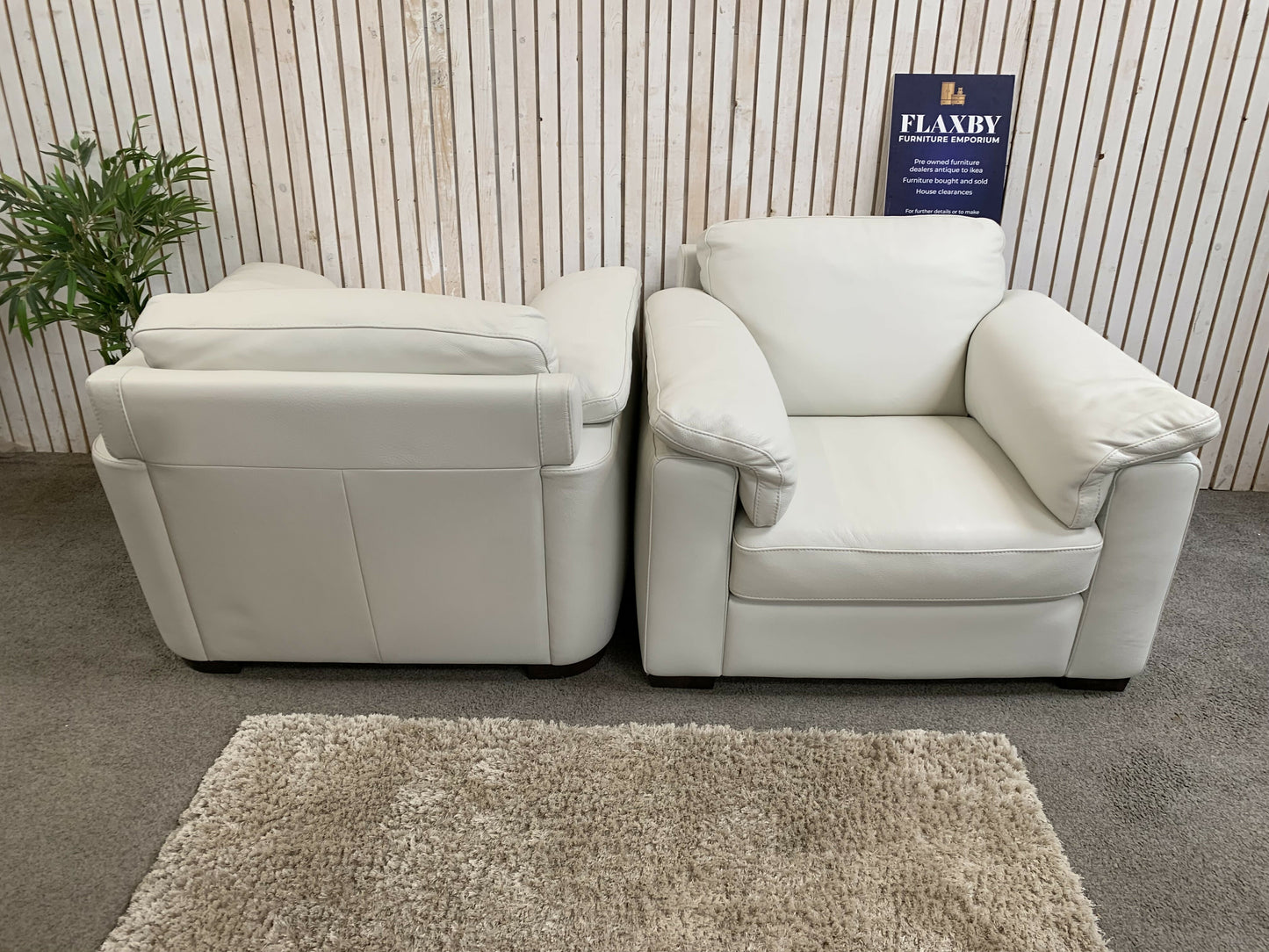 Natuzzi White Leather Lounge Suite – 2 Seater Sofa + 2 Armchairs – Italian