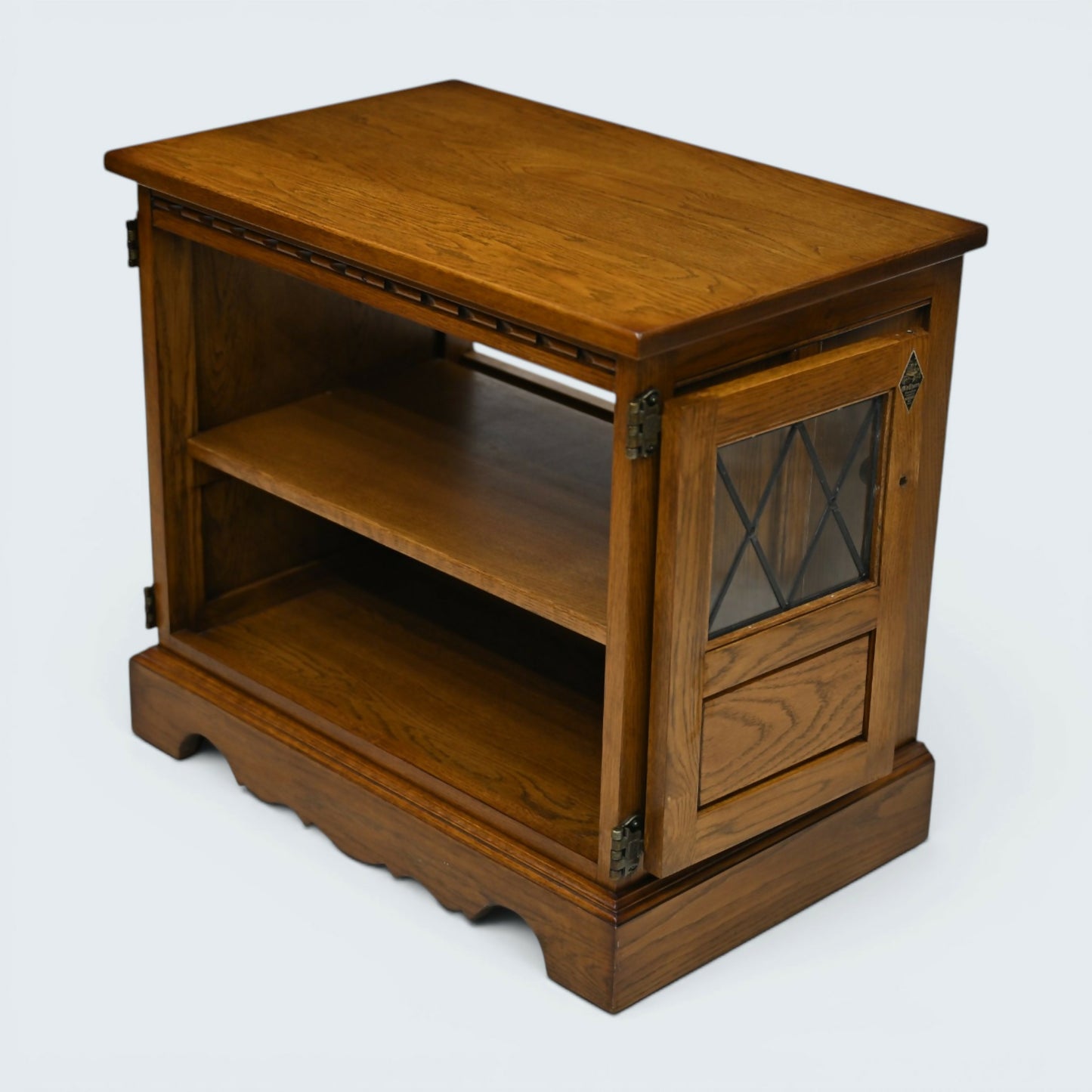 Old Charm TV Stand Video Cabinet Light Oak Made In England Free UK Delivery*