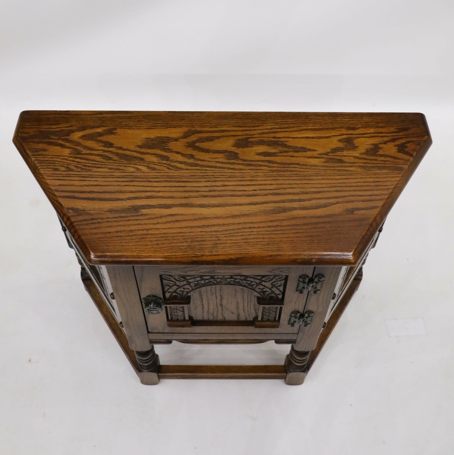 Old Charm Canted Table/Cupboard Light Oak Finish #1434 FREE UK Delivery*. SBR9688/2110D