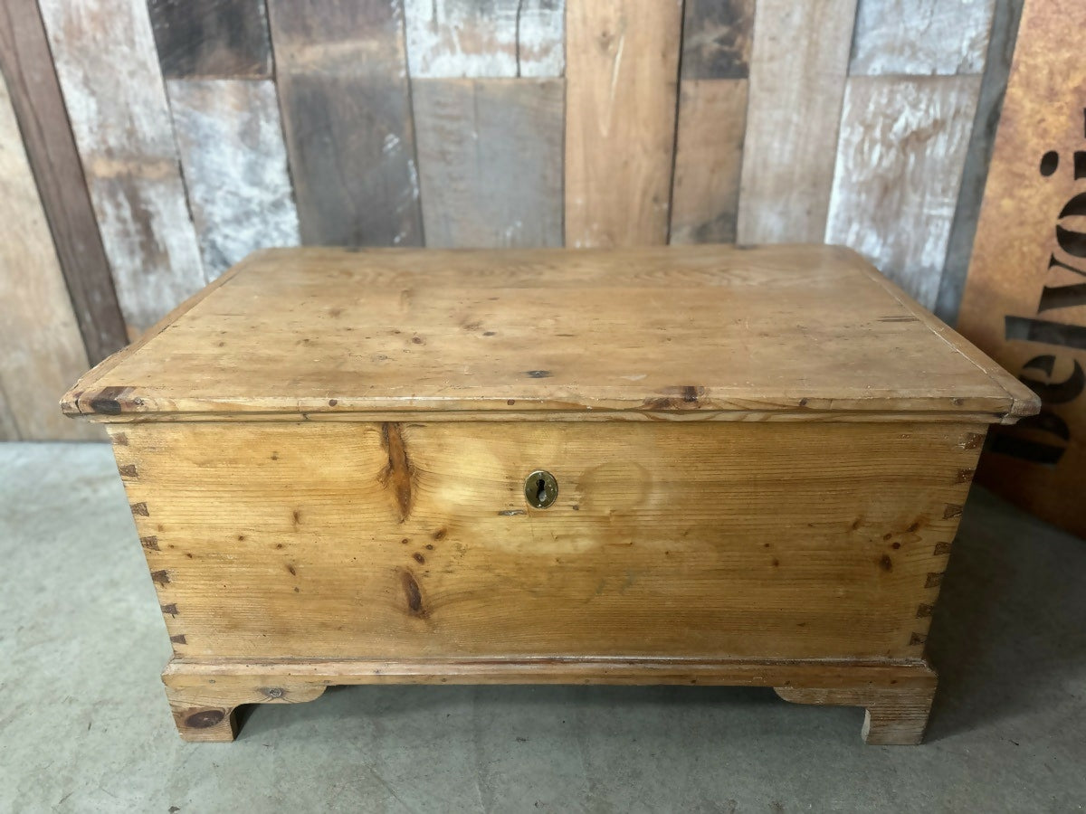 Vintage Victorian Pine Trunk Coffer Linen Box, c 1880
