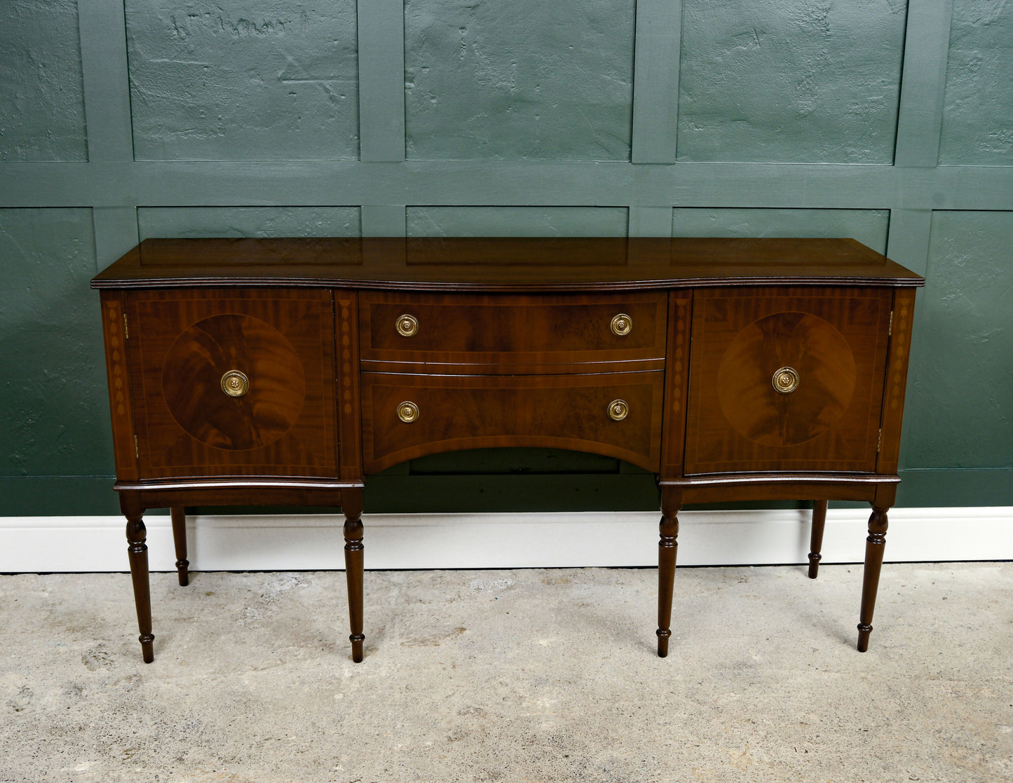 Regency Style Mahogany Sideboard with Drawers - Serpentine