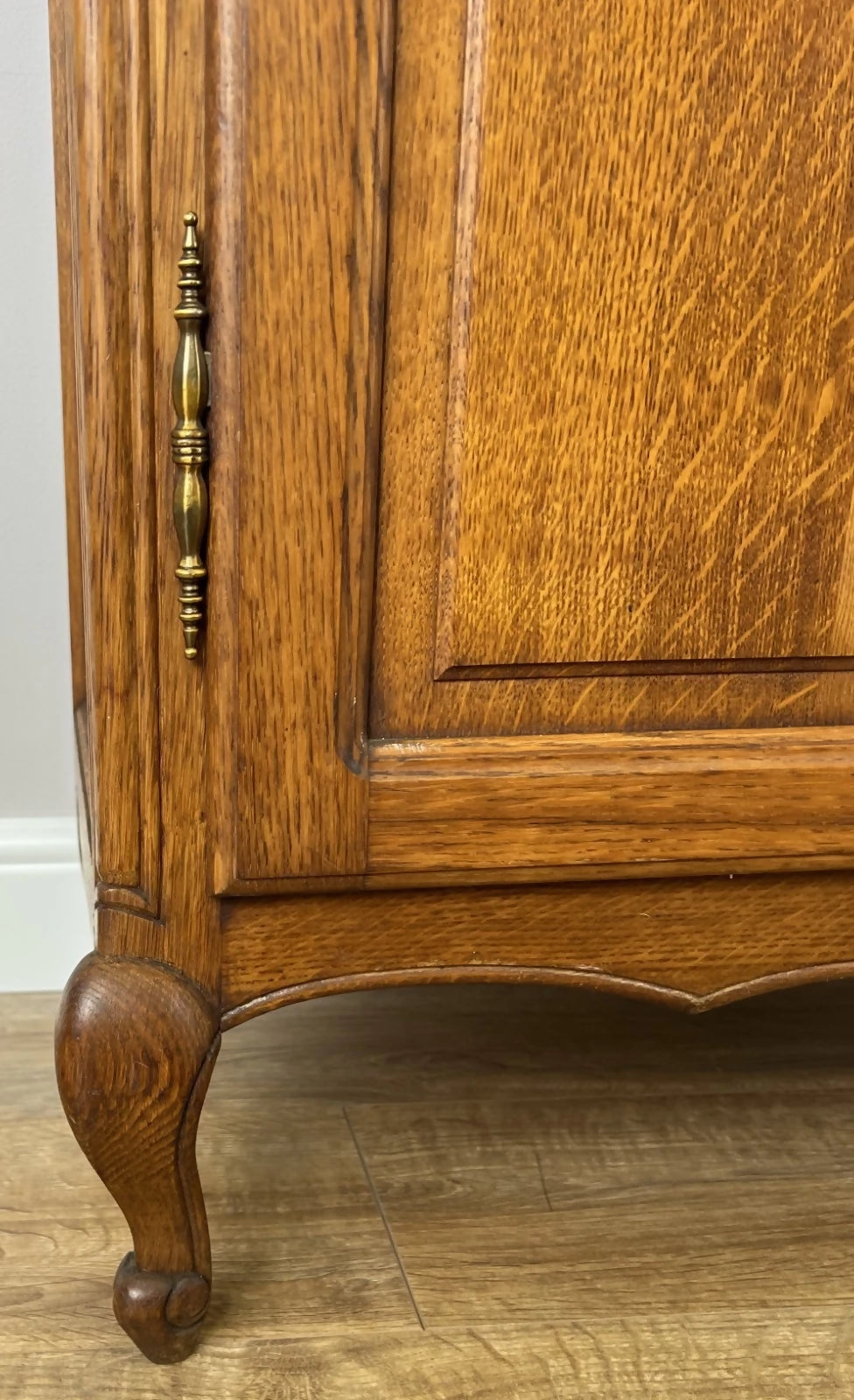 Bookcase Vintage French Louis XIV Style Oak Display Cabinet Sideboard LOT 6359