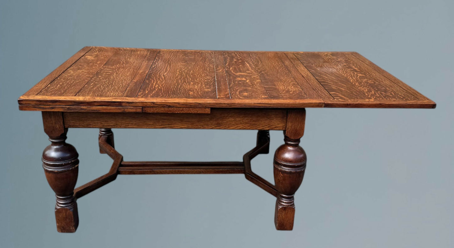 Oak Draw Leaf Dining Table - Seats 8