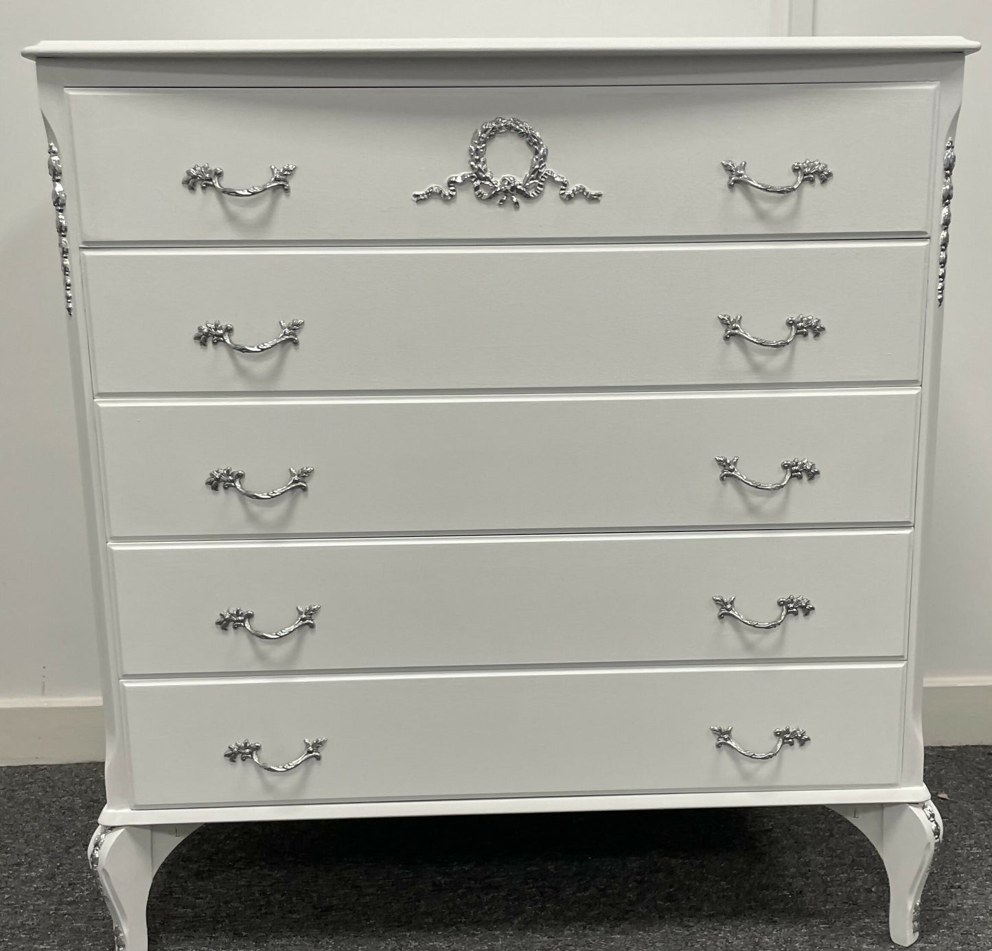French Louis Style White and silver Chest of Drawers: Ornate 5-Drawer Dresser