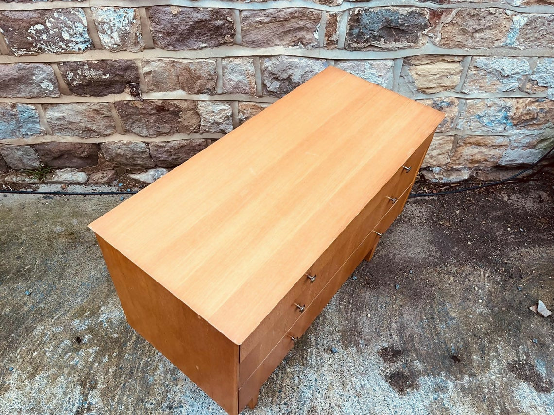 Mid-Century Teak Chest of Drawers – 4-Drawer Vintage Unit with Tapered Legs & Brass Knobs