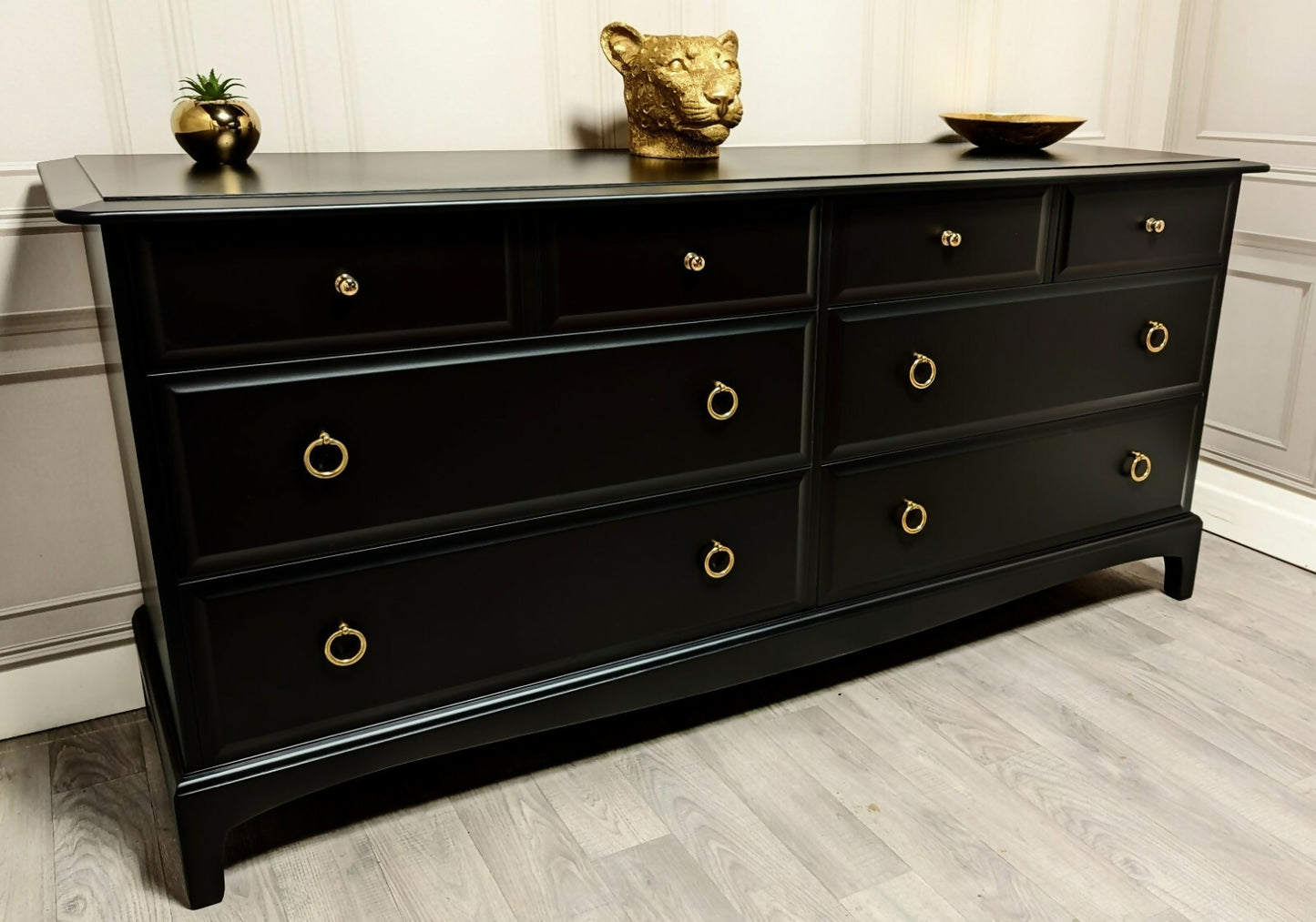 Stag Minstrel Captains Chest, Solid Wood, Eight Drawers, Black Chest of drawers