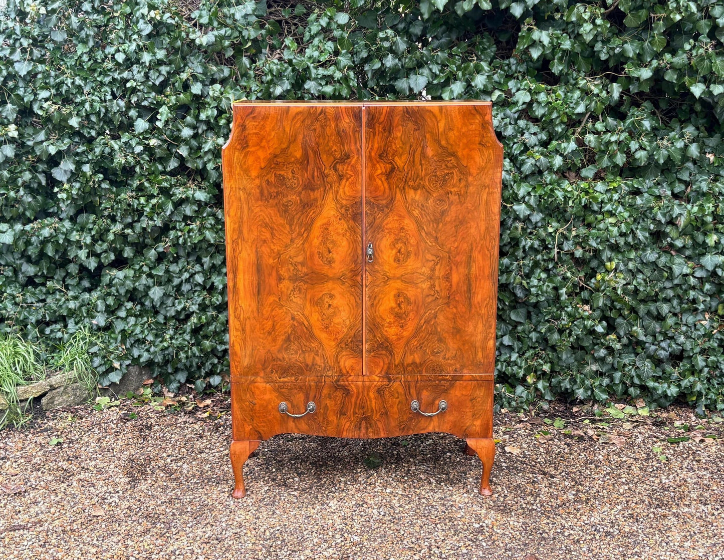 Vintage 1930's Art Deco Burr Walnut Drinks Cocktail Cabinet