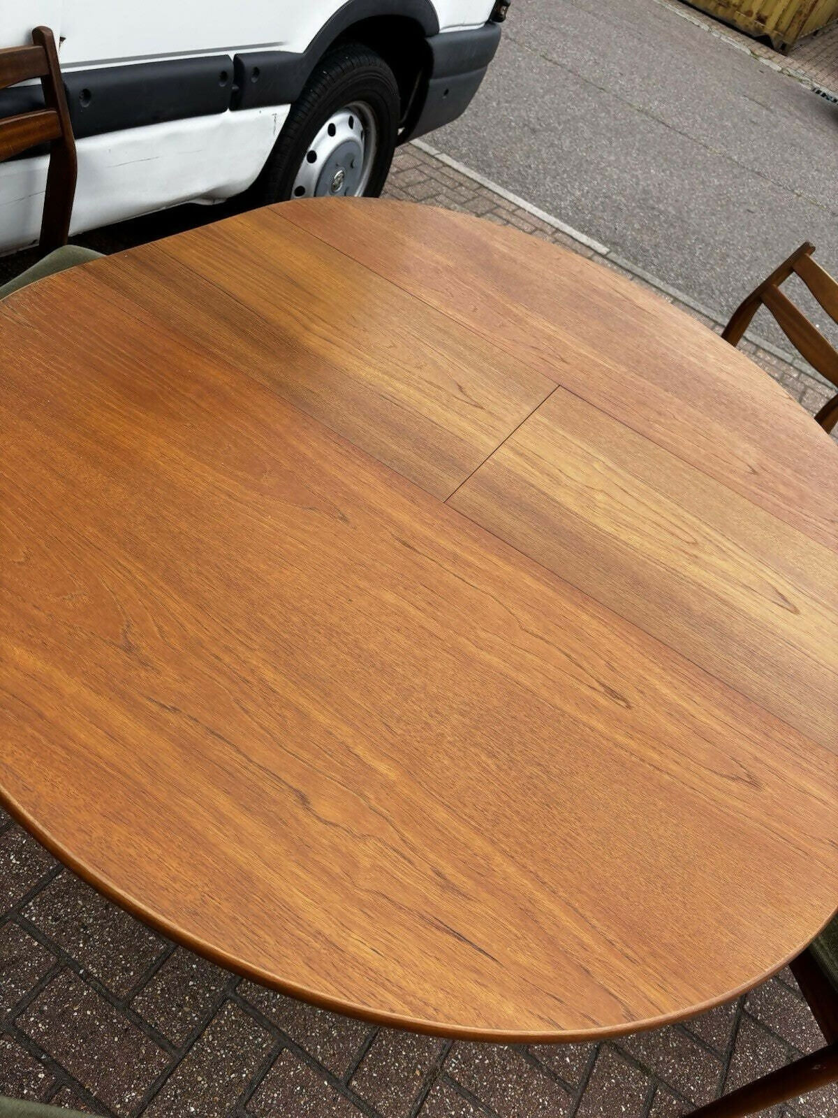 Mid Century Vintage Circular Extending To An Oval Dining Table & 4 Dining Chairs