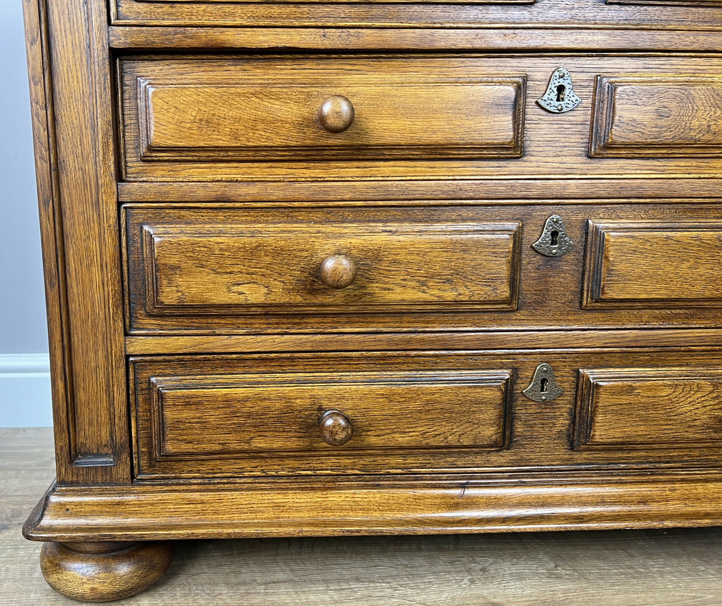 Chest of Drawers Vintage French Style Oak 4 Drawers Carved Cabinet LOT 6258