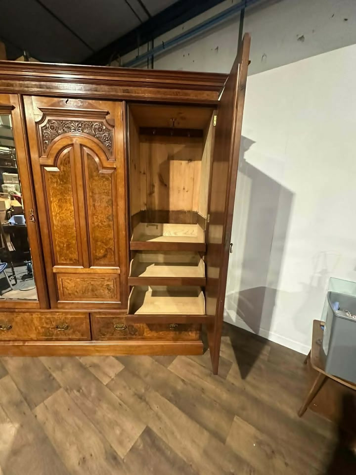 Victorian Walnut Triple Compactum Wardrobe – By Johnson & Appleyards Ltd., Sheffield