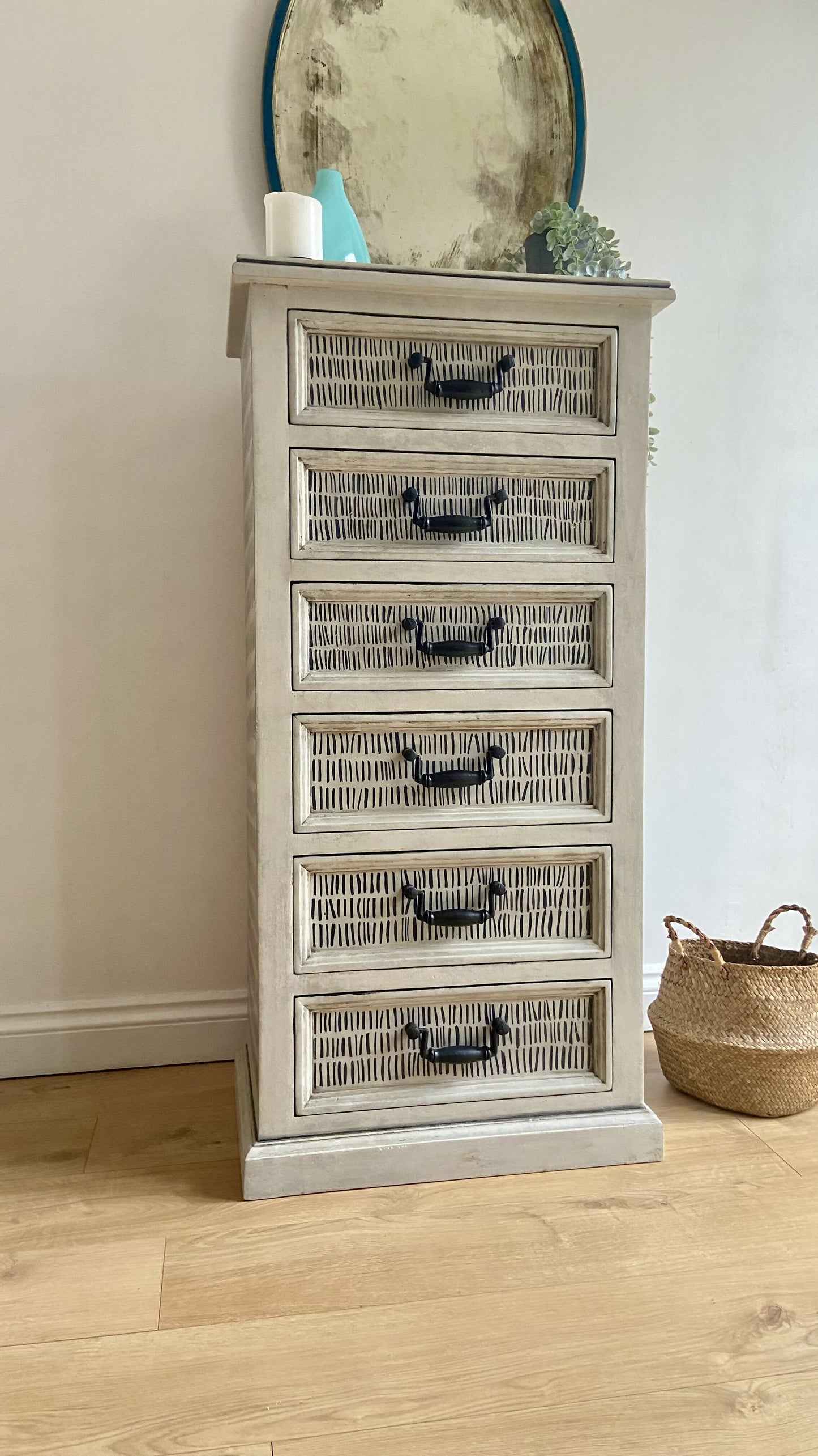 Chest of drawers -Hand-painted • Dash Pattern - Upcycled Furniture