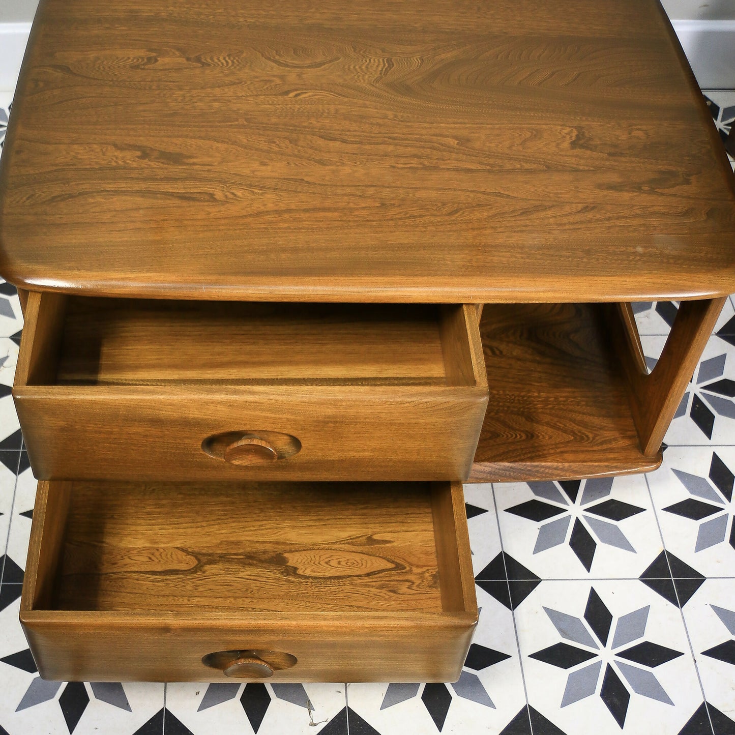 Ercol Windsor 844 Coffee Table Pandora in Golden Dawn. Bentleigh Ant
