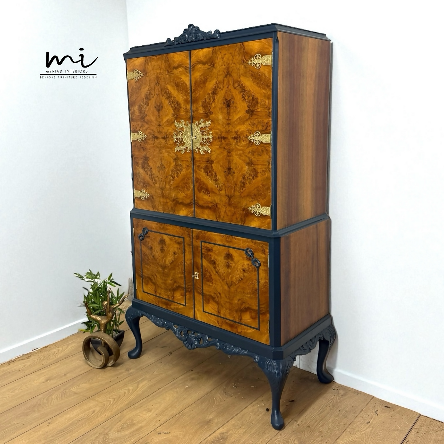 Navy blue Queen Anne cocktail cabinet, refurbished Art deco drinks cabinet, Sideboard walnut