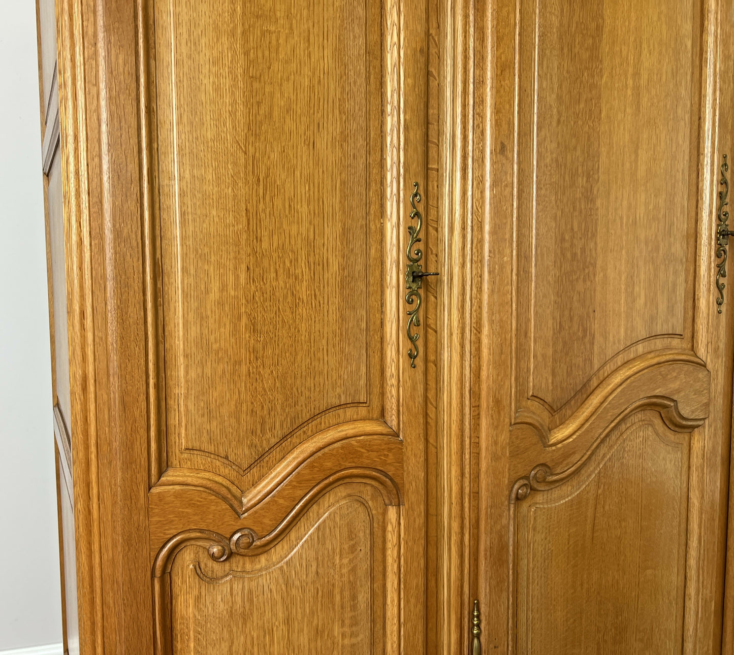 Wardrobe Vintage French Louis XVI Style Oak Four Door Carved Armoire LOT 6385