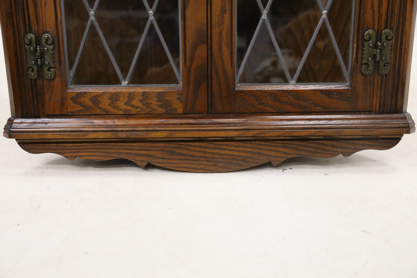 Old Charm Oak Hanging Corner Display Cabinet in Light Oak #1914 FREE UK Delivery. SBR9260/2006D