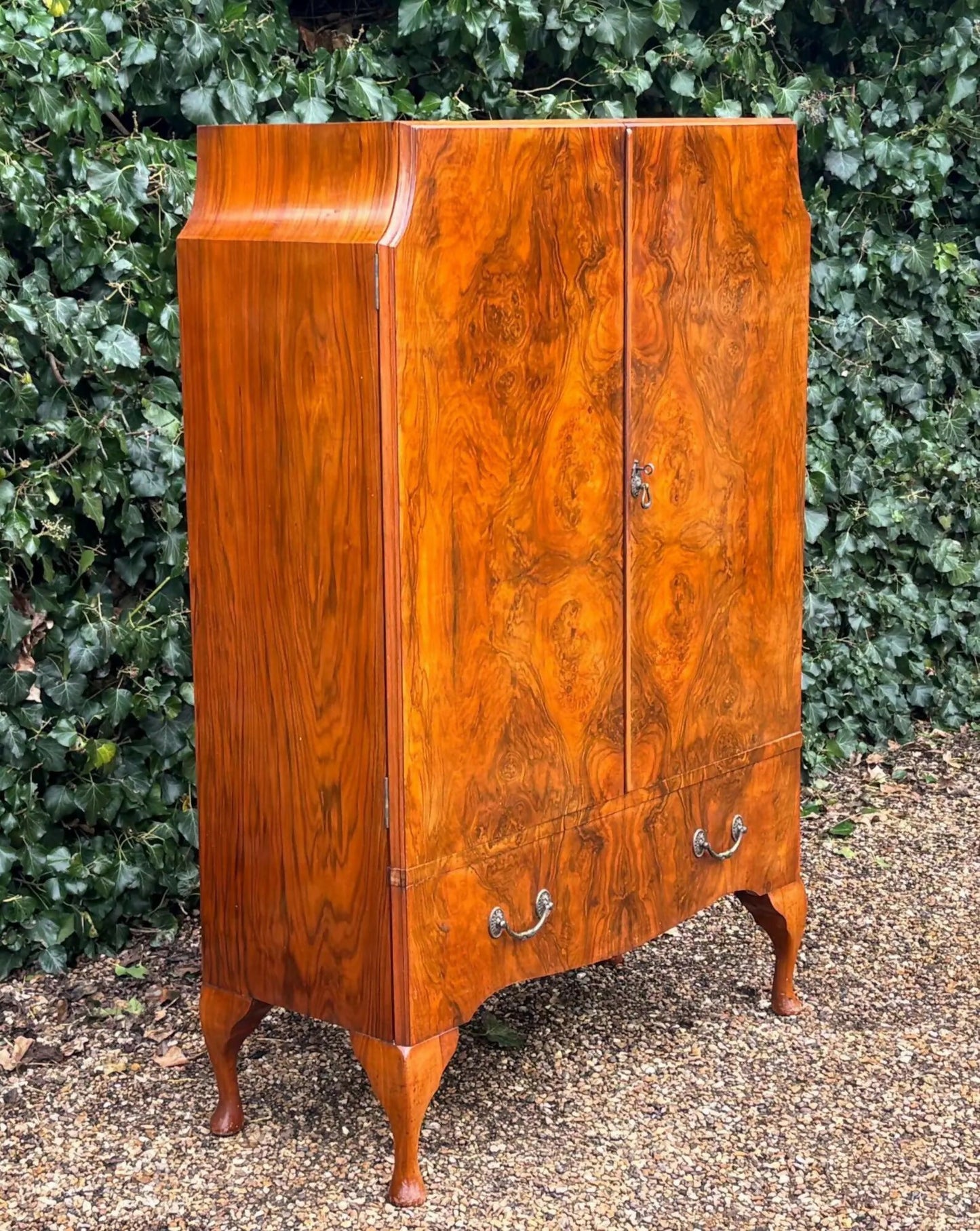 Vintage 1930's Art Deco Burr Walnut Drinks Cocktail Cabinet