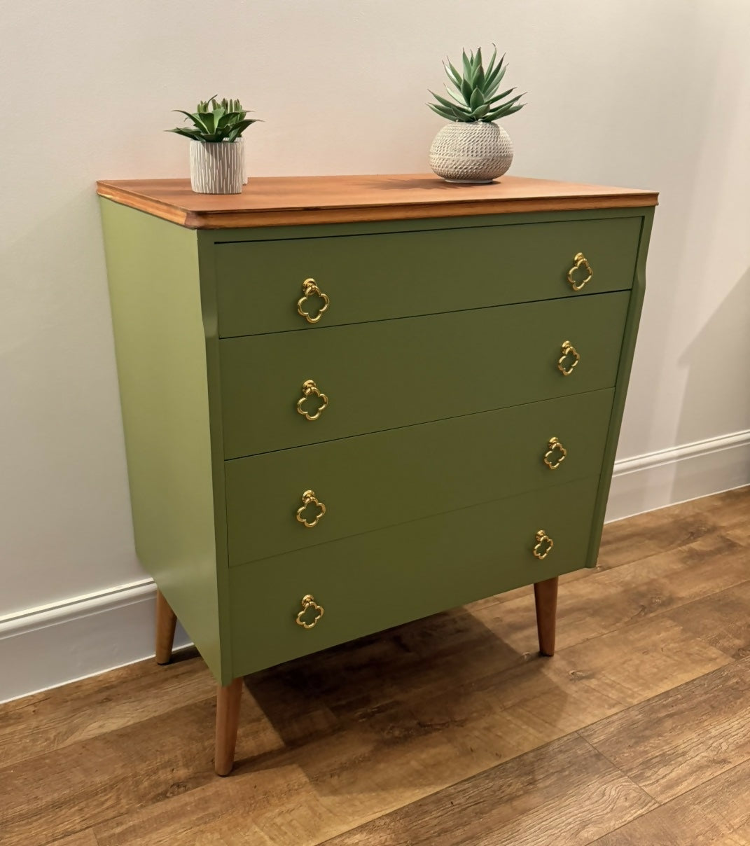 Chest of drawers