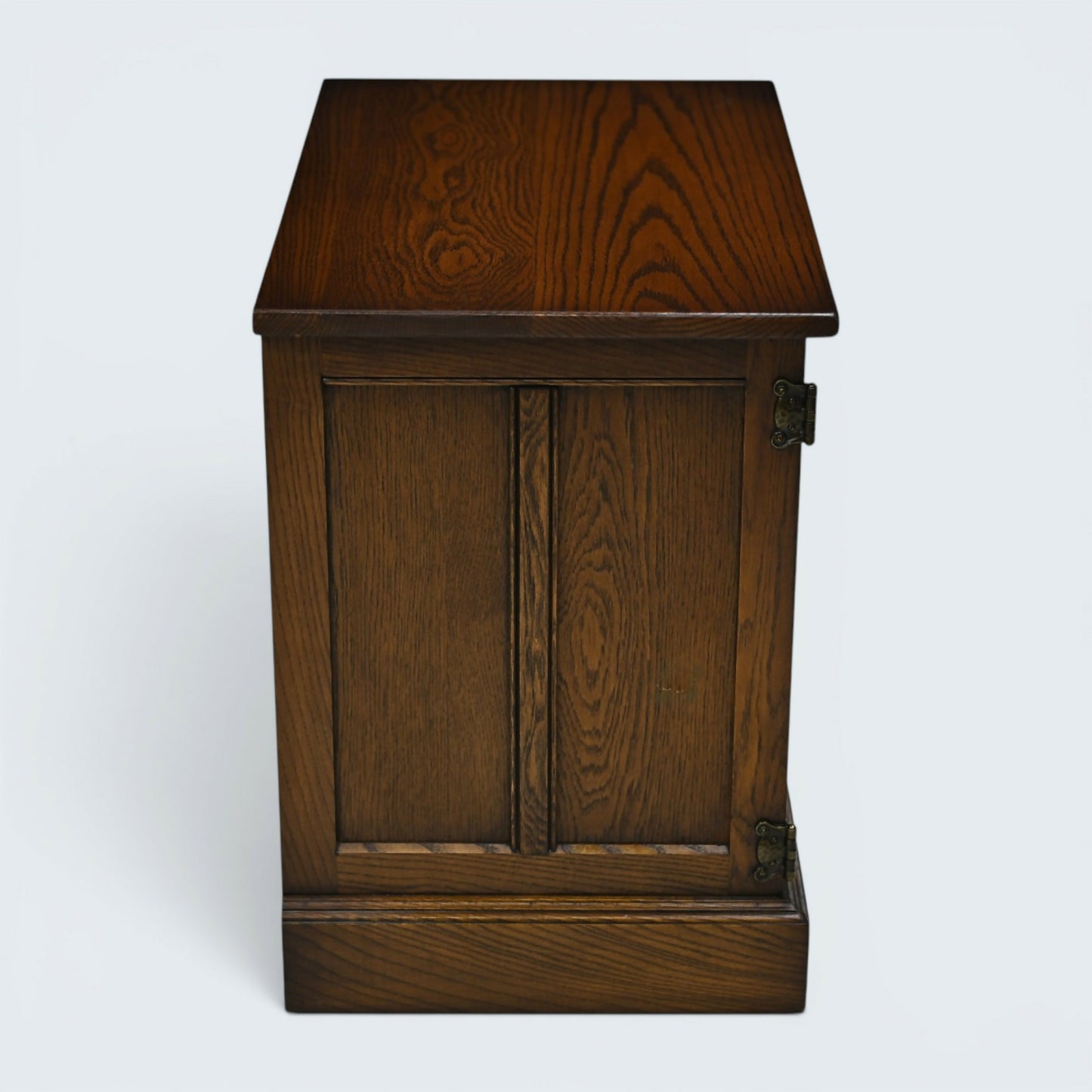Old Charm TV Stand Video Cabinet Light Oak Made In England Free UK Delivery