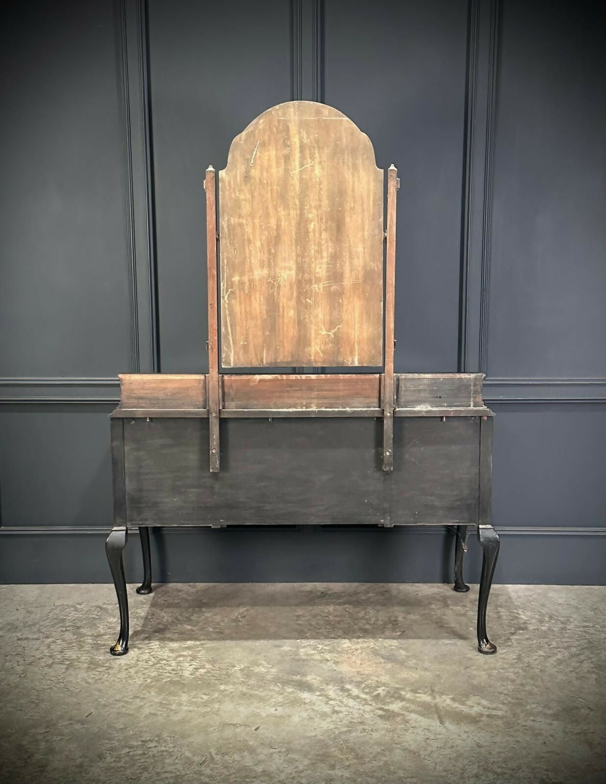 Black and Gold Chinoiserie Lacquered Dressing Table