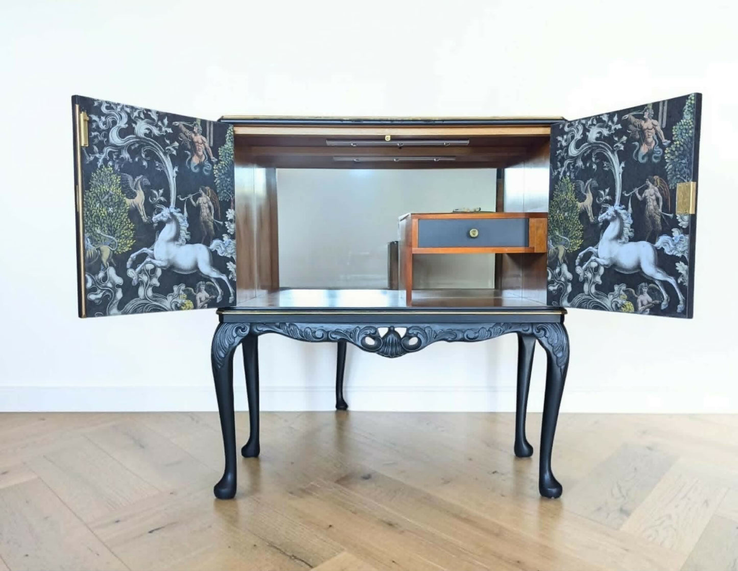 Drinks Cabinet - to complete