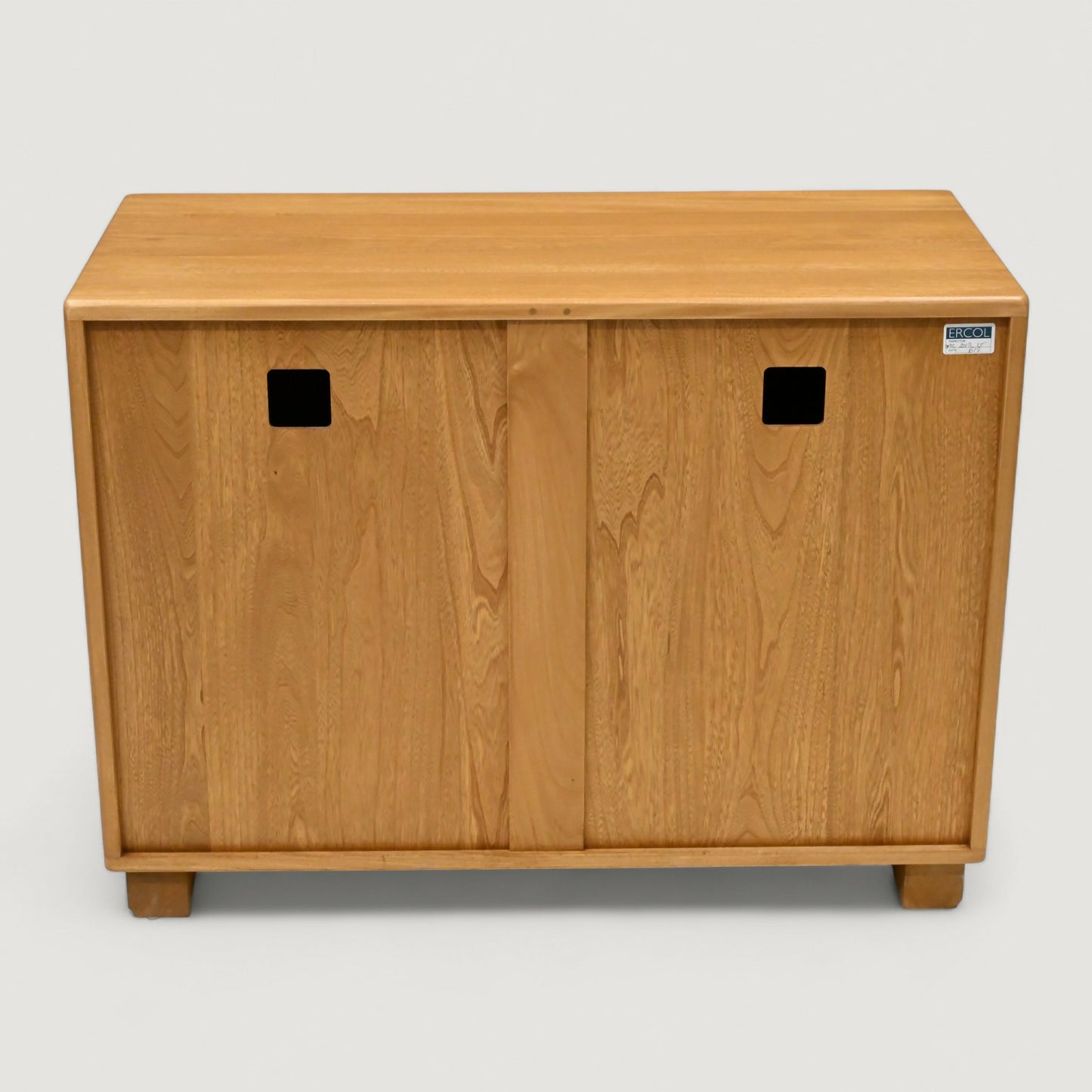 Small Ercol Sideboard 2 Door Light Finish Windsor Model 1013 FREE UK Delivery*. SBR10797/0508E