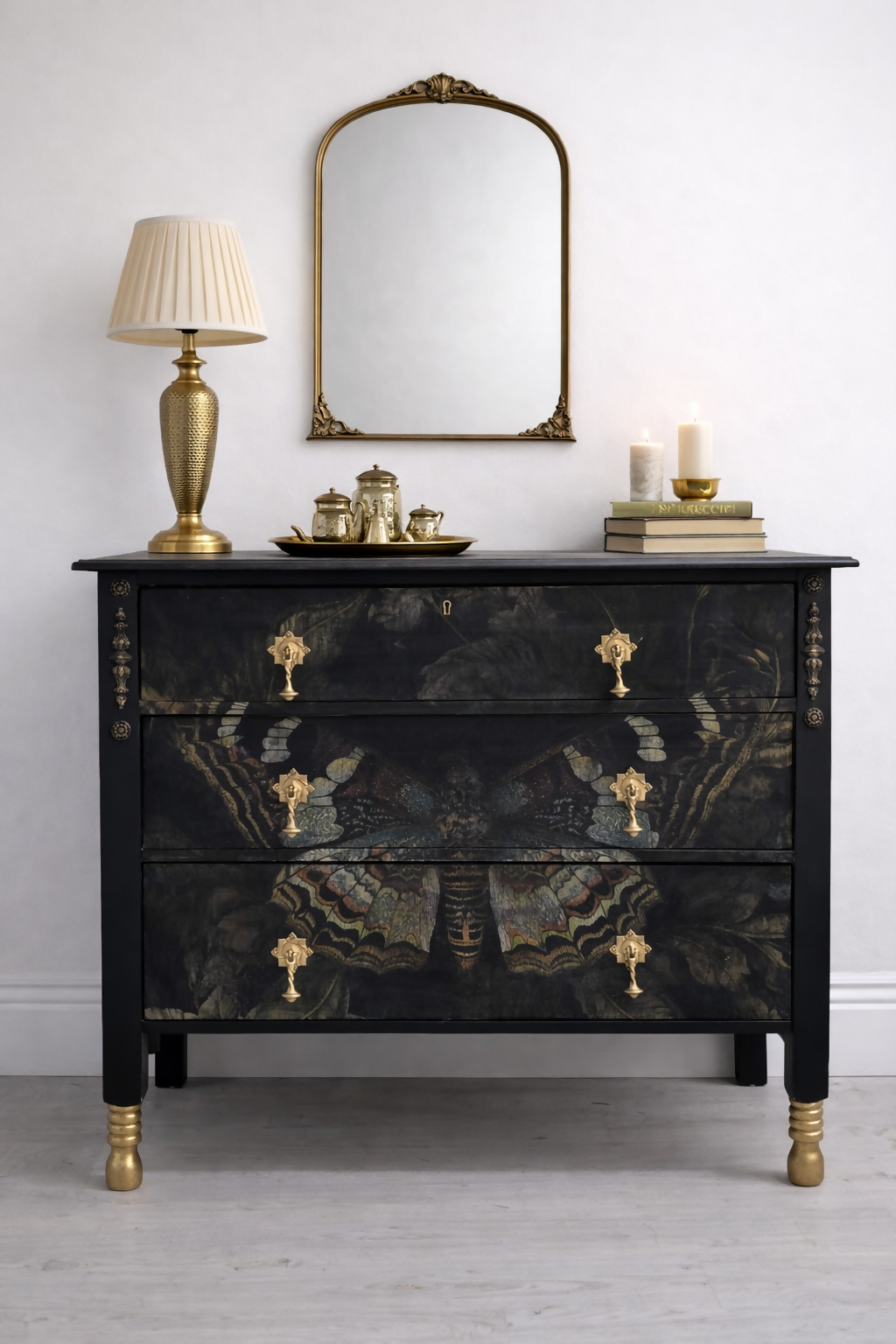Vintage chest of drawers in dark green and black